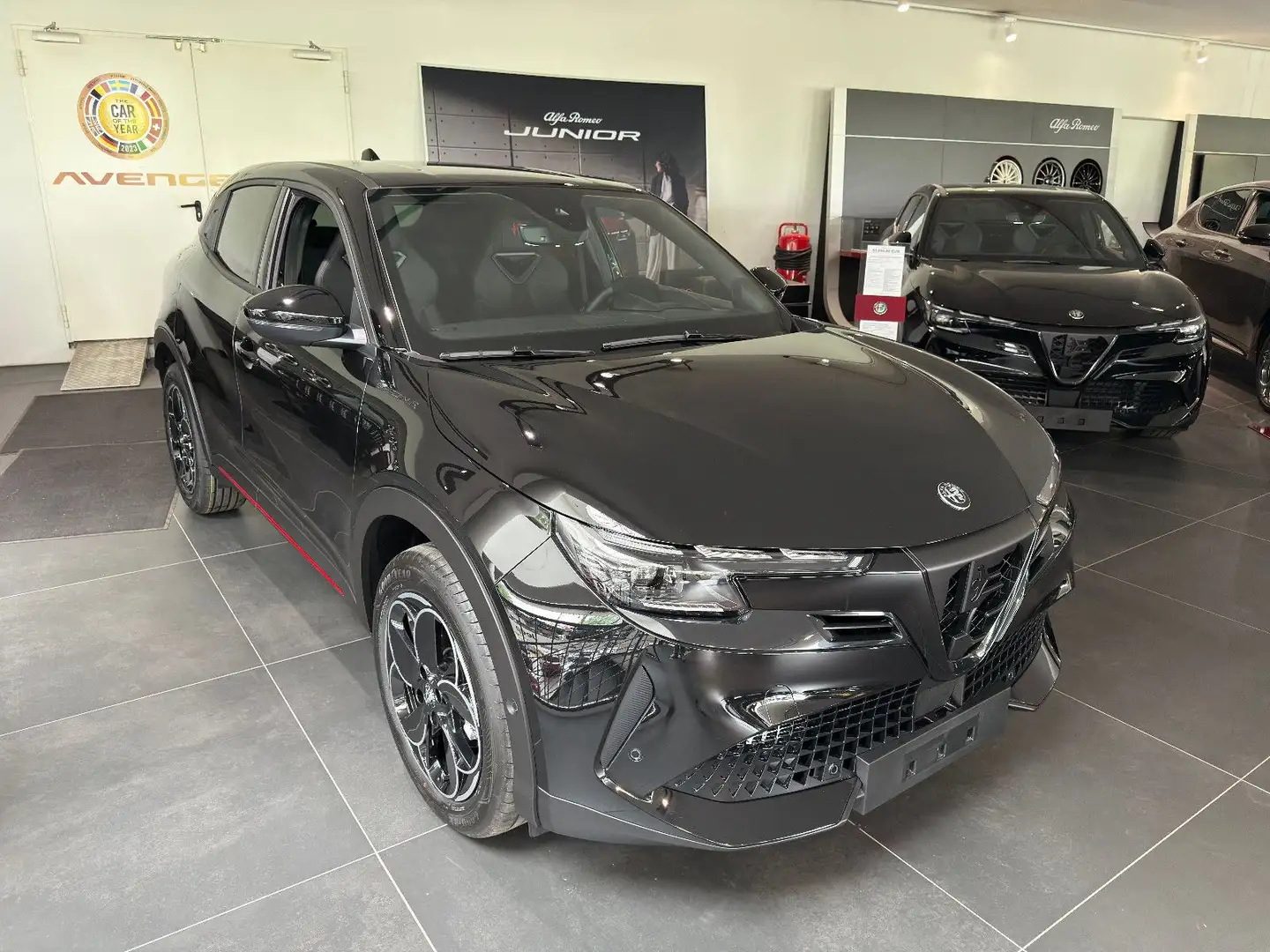 Alfa Romeo Junior Ibrida 1.2 VGT 48V-Hybrid  Sabelt-Alcanta Schwarz - 2