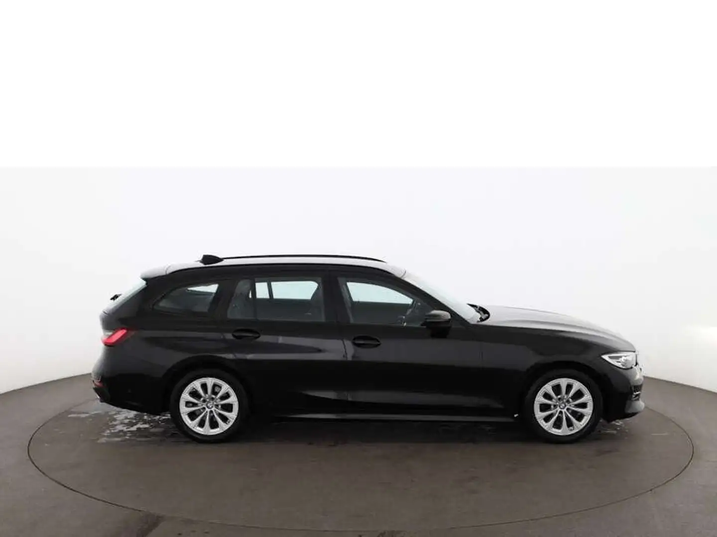 BMW 320 d Touring Advantage Aut LED NAVI R-CAM SITZHZG Schwarz - 2