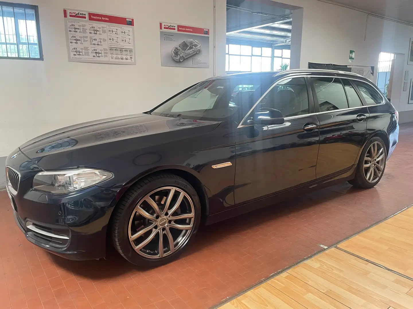 BMW 518 518d Touring Luxury 143cv E6 pelle navi xenon Modrá - 1