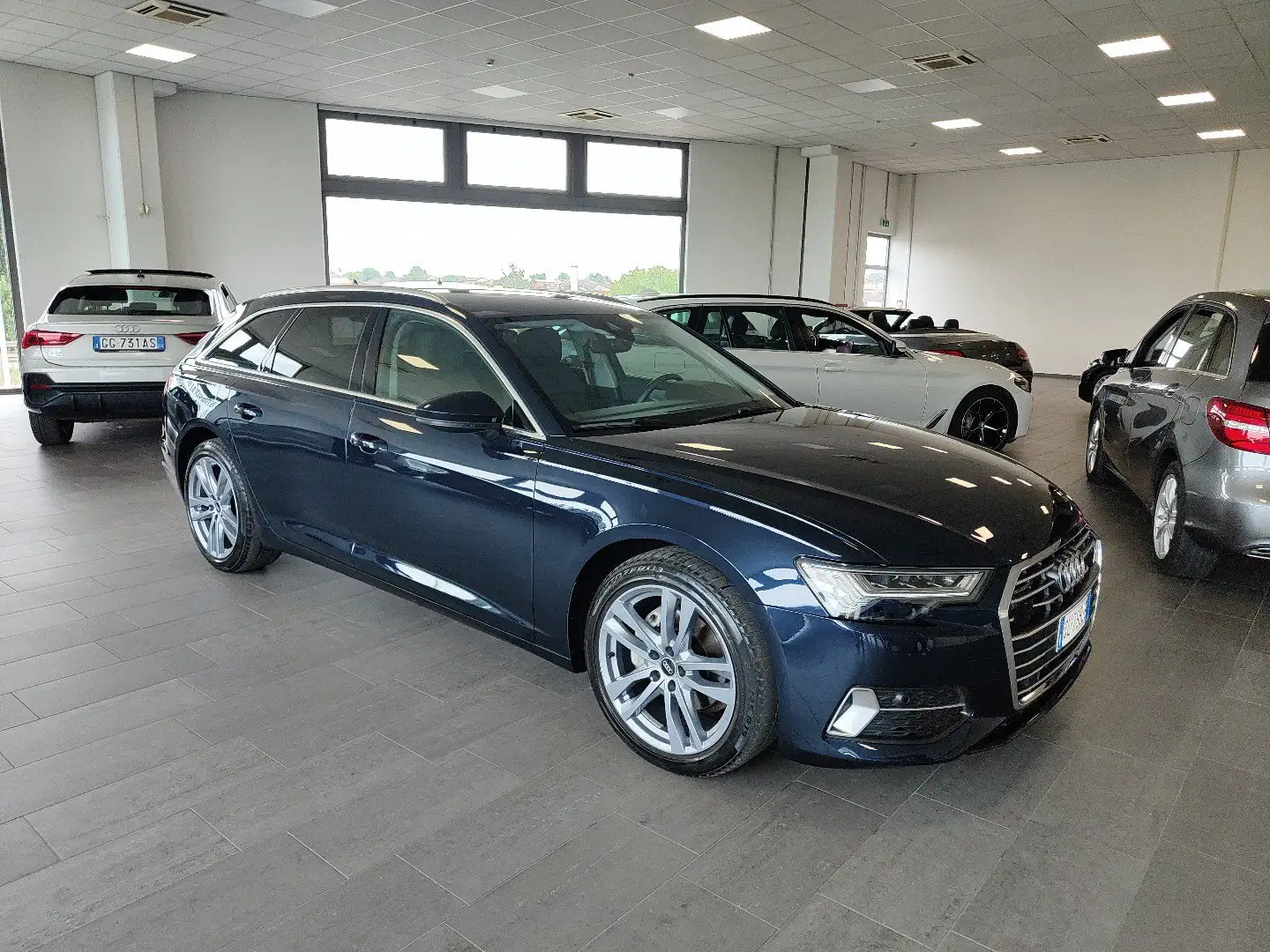 Audi A6 Avant 40 TDI quattro S tronic Bus.Sport Navi 19” Blauw - 2