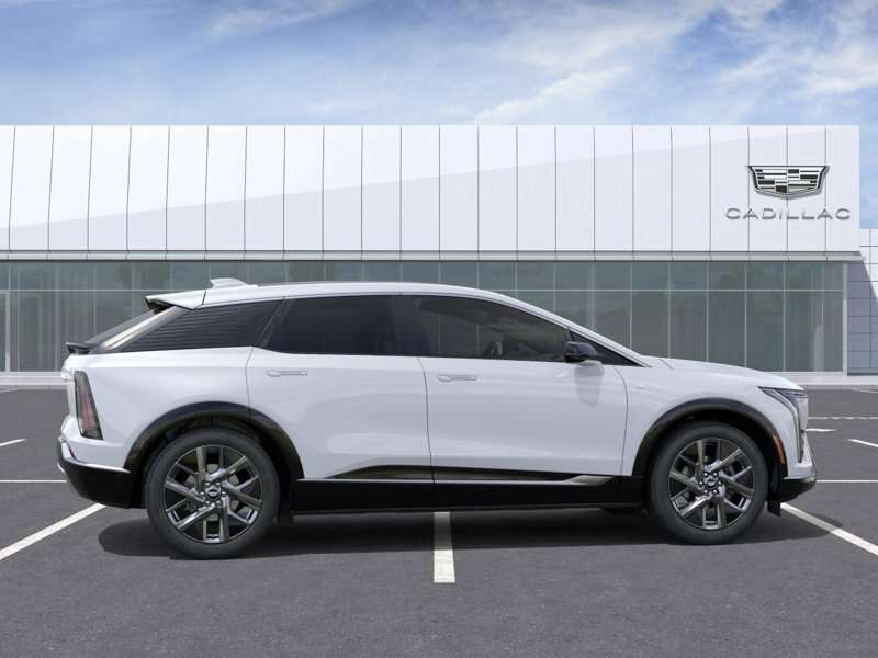 2027 Cadillac Optiq LUXURY — photo 1