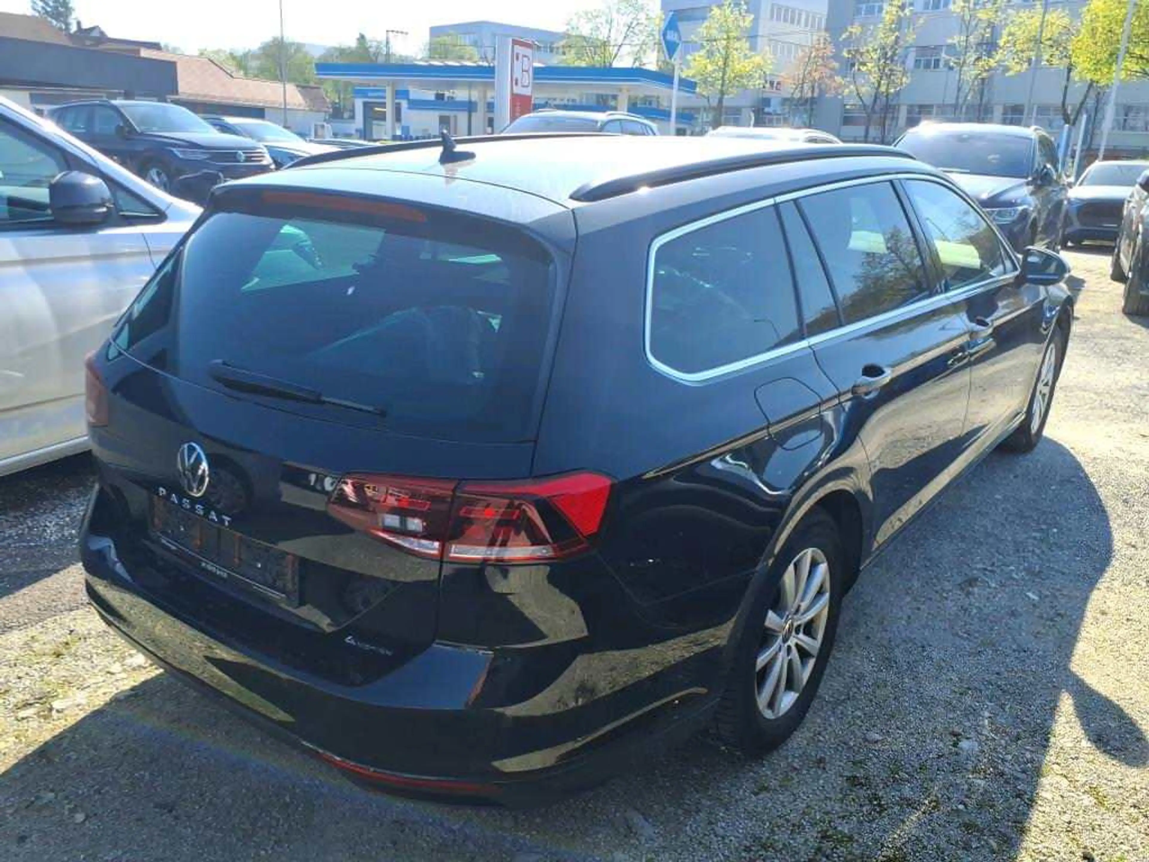 Volkswagen Passat Variant Passat 2.0 TDI VIRTUAL/4MOTION/PANO/360/ AHK/ACC — photo 3