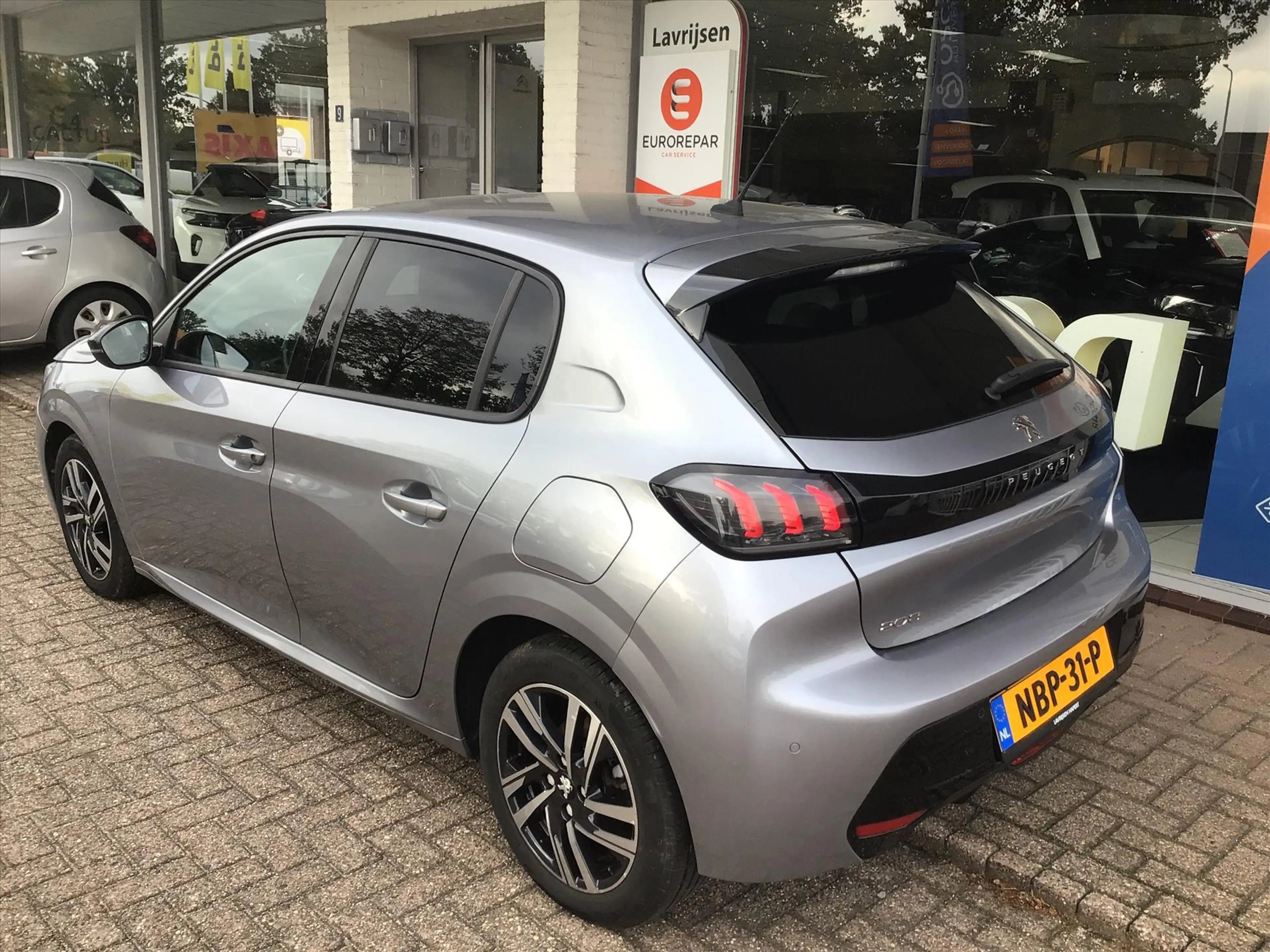 Peugeot 208 1.2 PureTech 100pk Allure — photo 2