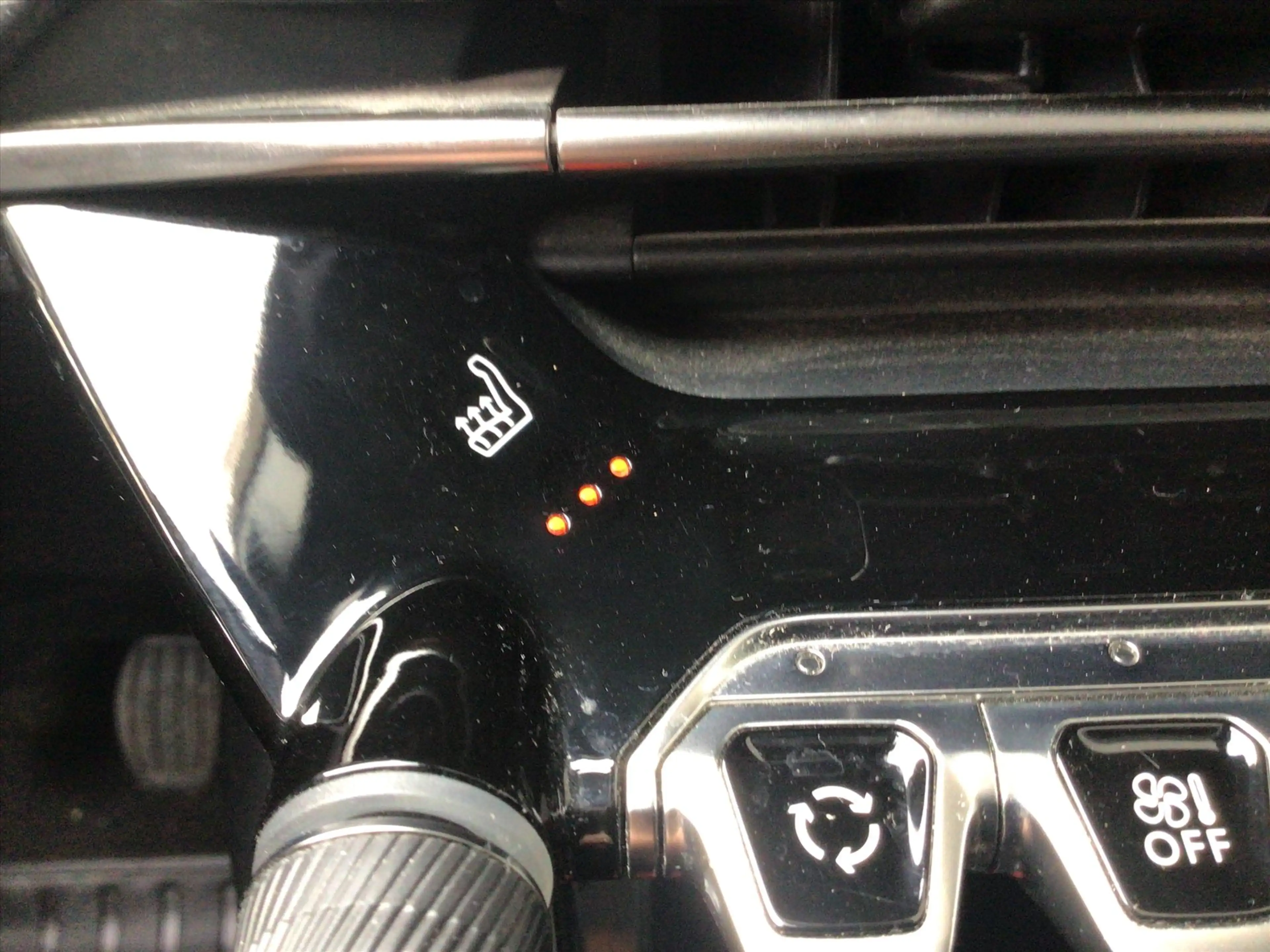 Peugeot 208 1.2 PureTech 100pk Allure — photo 19