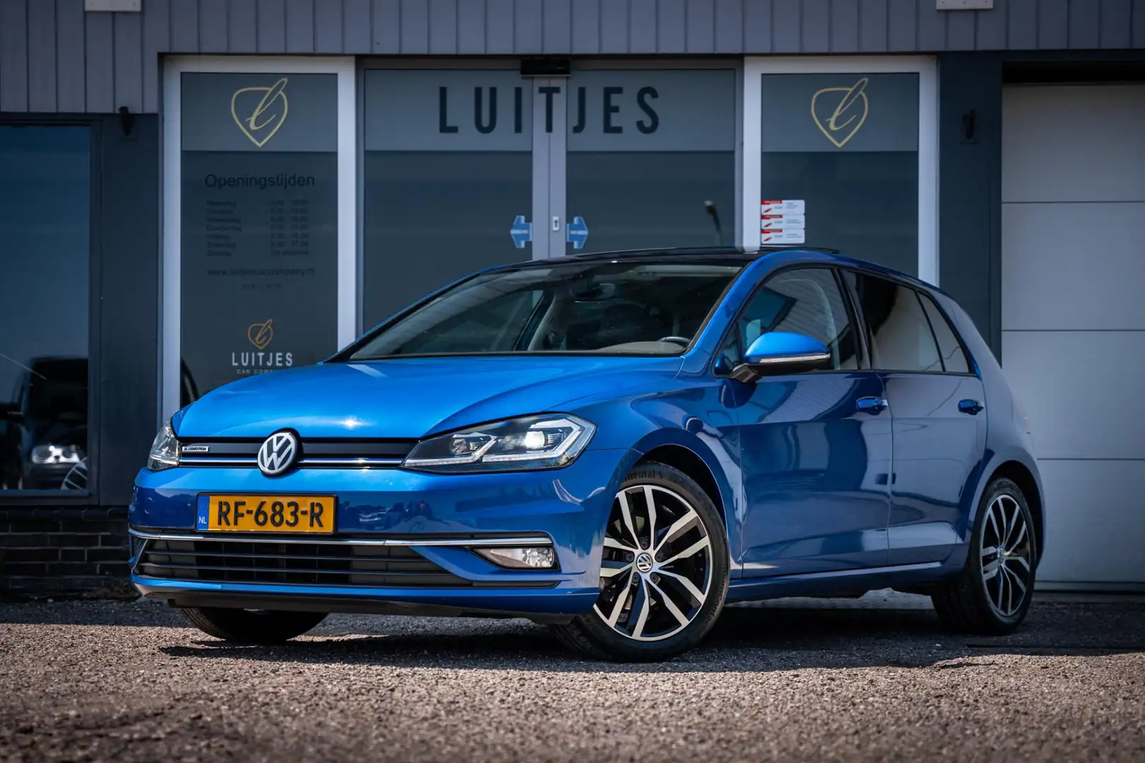Volkswagen Golf 1.5 TSI Highline DSG7 I Pano-dak I Leder I Massage Blauw - 1