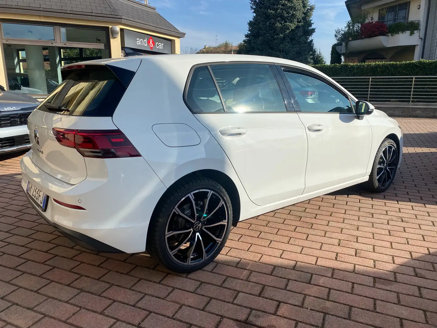 Volkswagen Golf Golf VIII 2020 1.0 tsi evo Life 110cv Bianco - 2