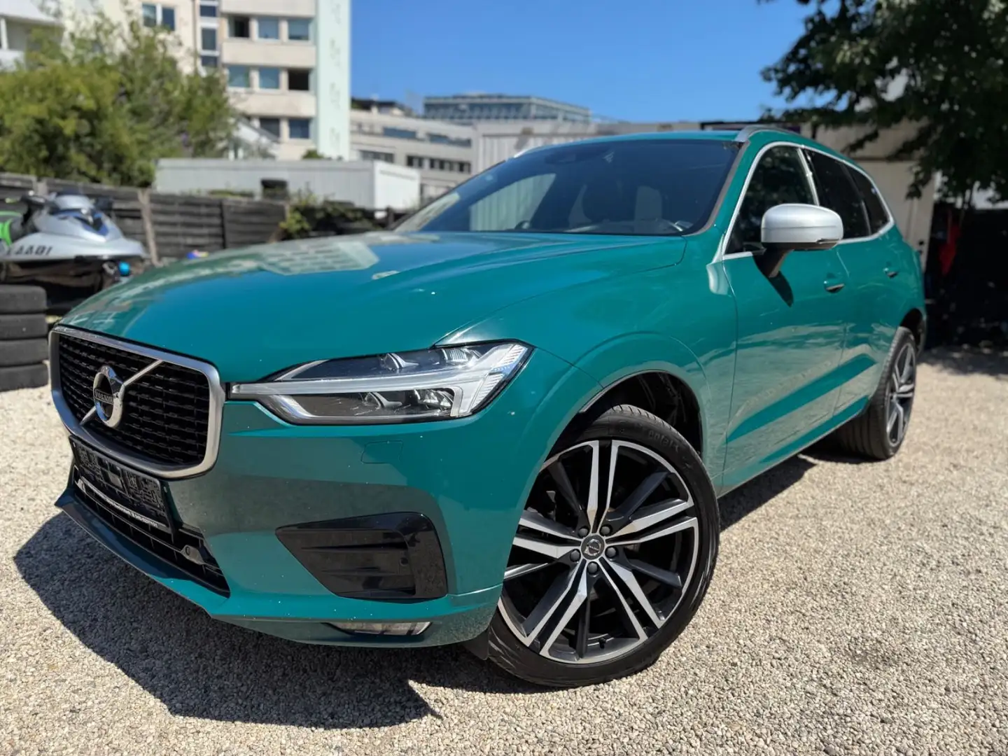 Volvo XC60 R-Design AWD/PANO/360°CAM/ASSIST/SHZ/KEY-GO Groen - 2