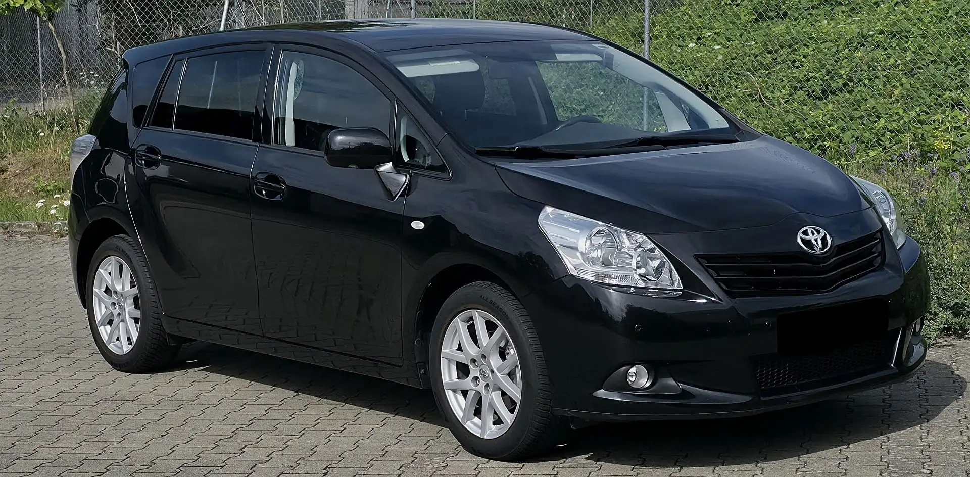 Toyota Verso Verso Travel Automatik 1.Hand  PDC Alu Tüv neu Black - 2