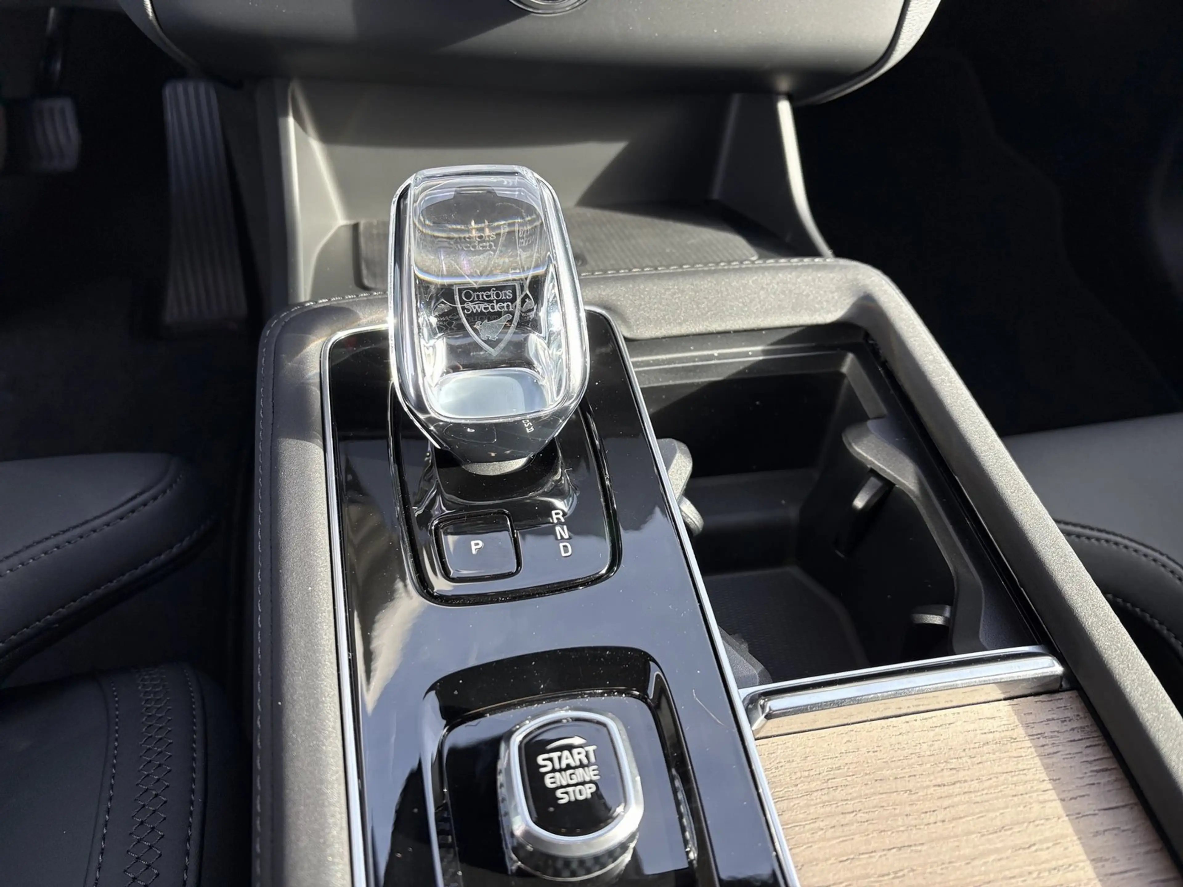 Volvo XC90 T8 AWD Plug-in Hybrid — photo 9