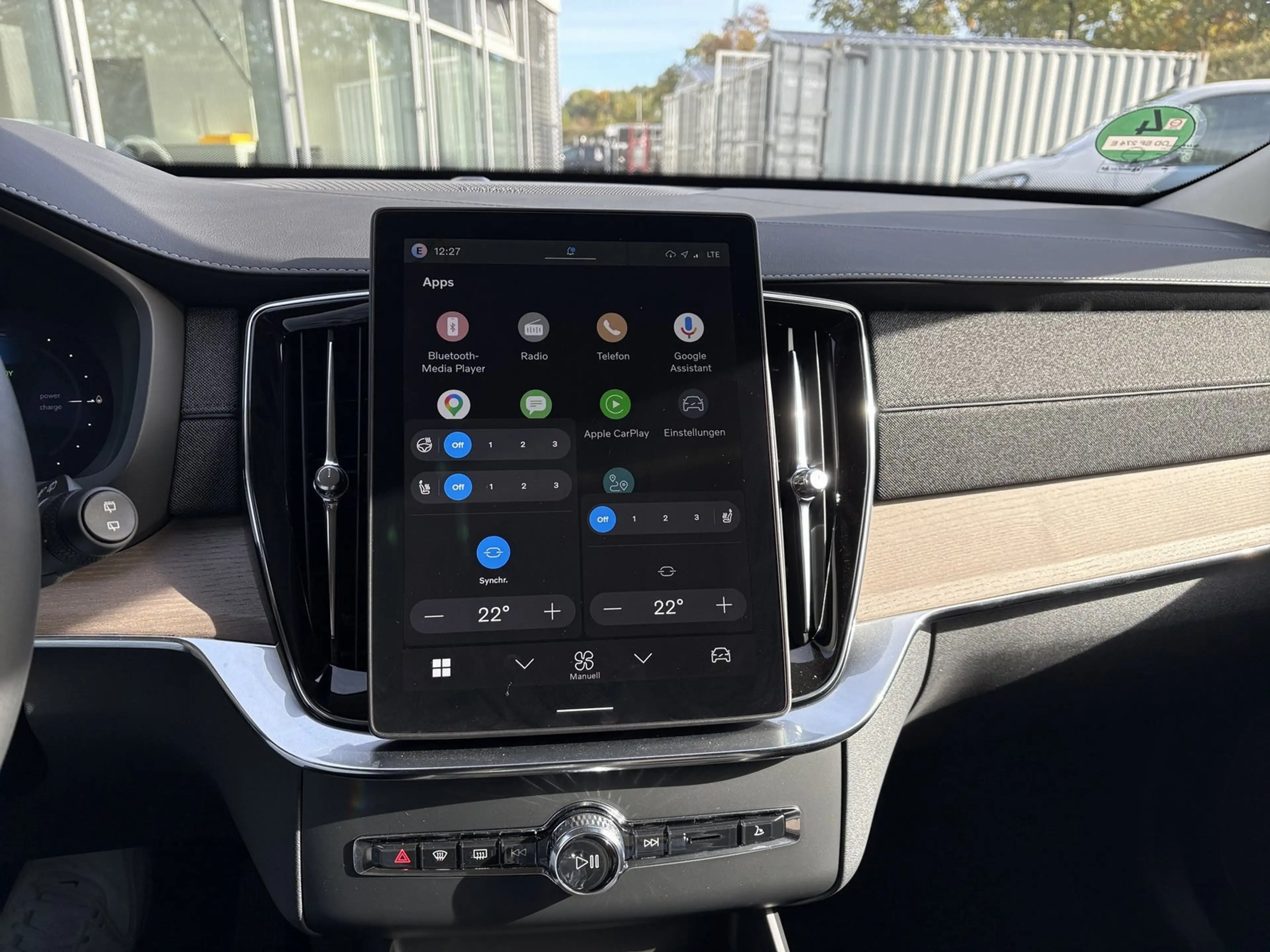 Volvo XC90 T8 AWD Plug-in Hybrid — photo 14