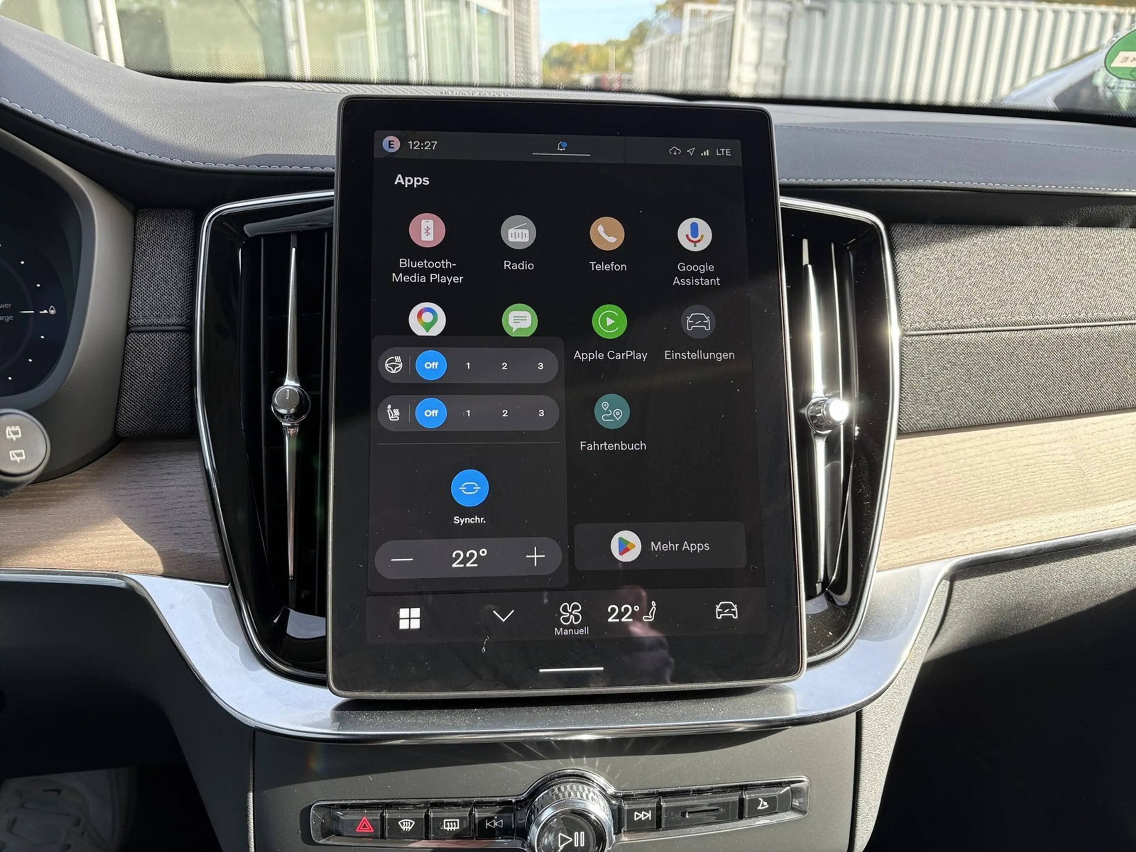 Volvo XC90 T8 AWD Plug-in Hybrid — photo 13