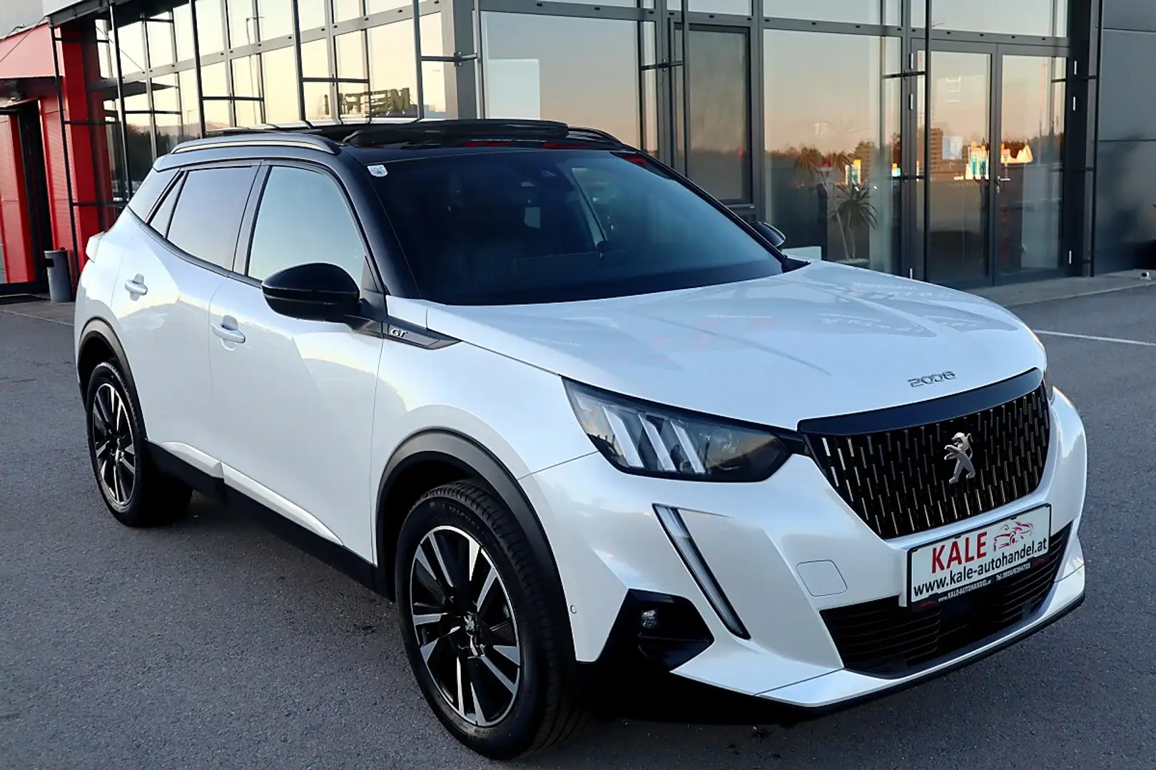 Peugeot 2008 BlueHDi 130 S&S GT Pack EAT8*Panoramadach*LED* Weiß - 2