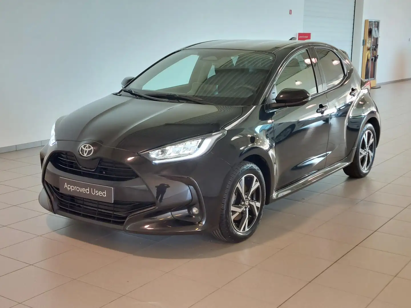 Toyota Yaris 1.5 VVT-i Hybrid Iconic e-CVT Negro - 1