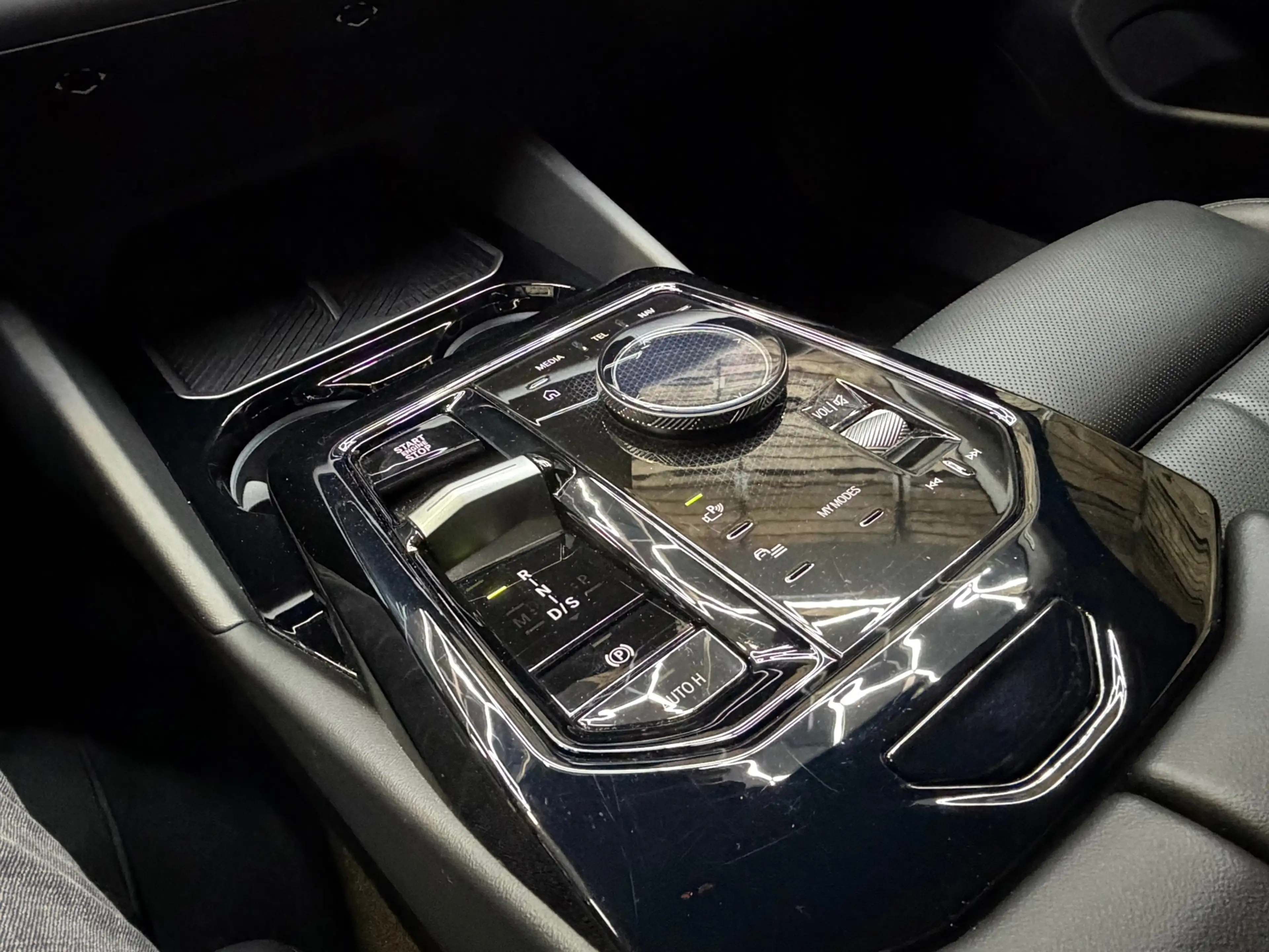 BMW 550 5-serie 550e xDrive Leder Clima LED Camera Carplay — photo 11