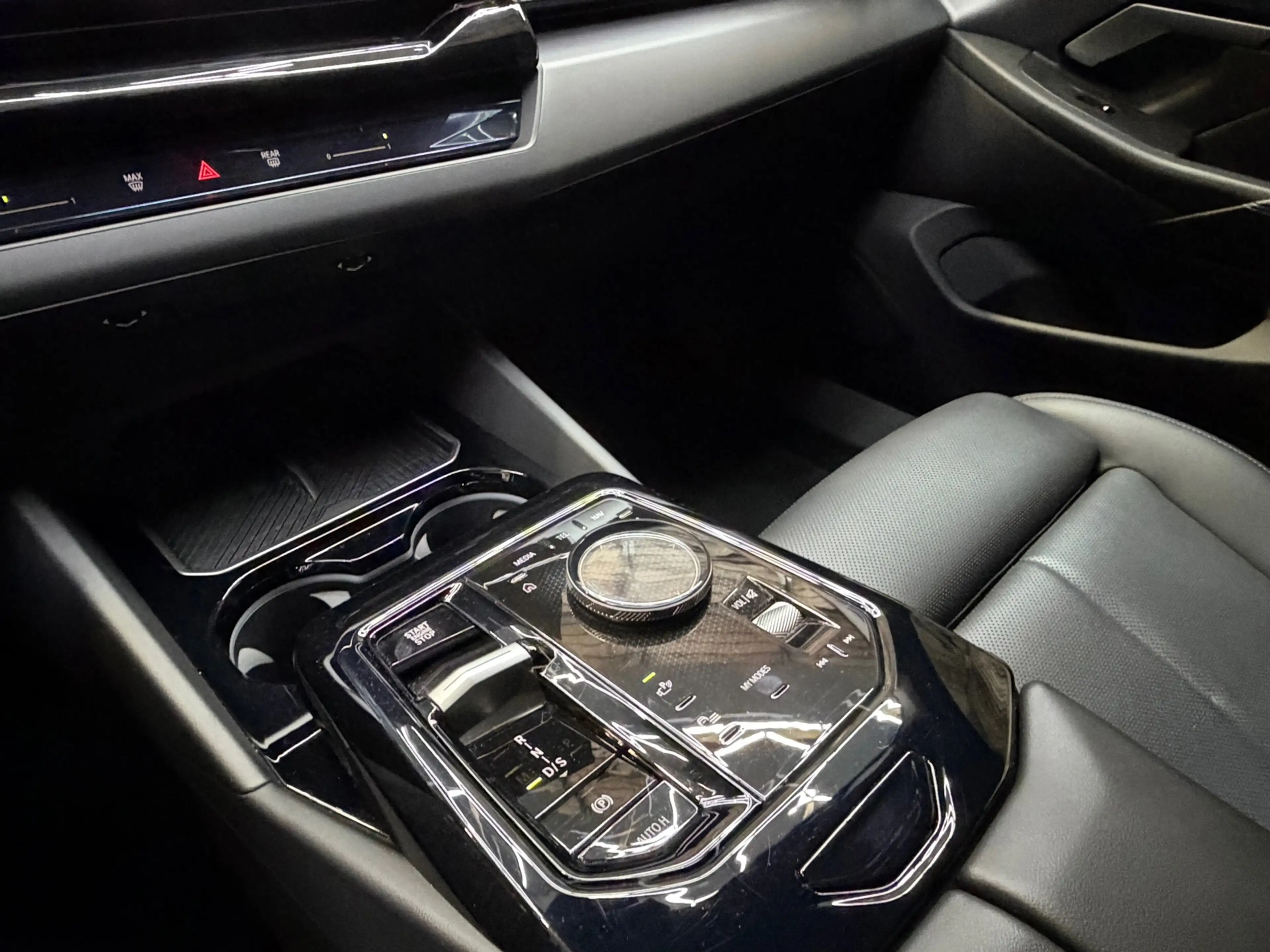 BMW 550 5-serie 550e xDrive Leder Clima LED Camera Carplay — photo 17