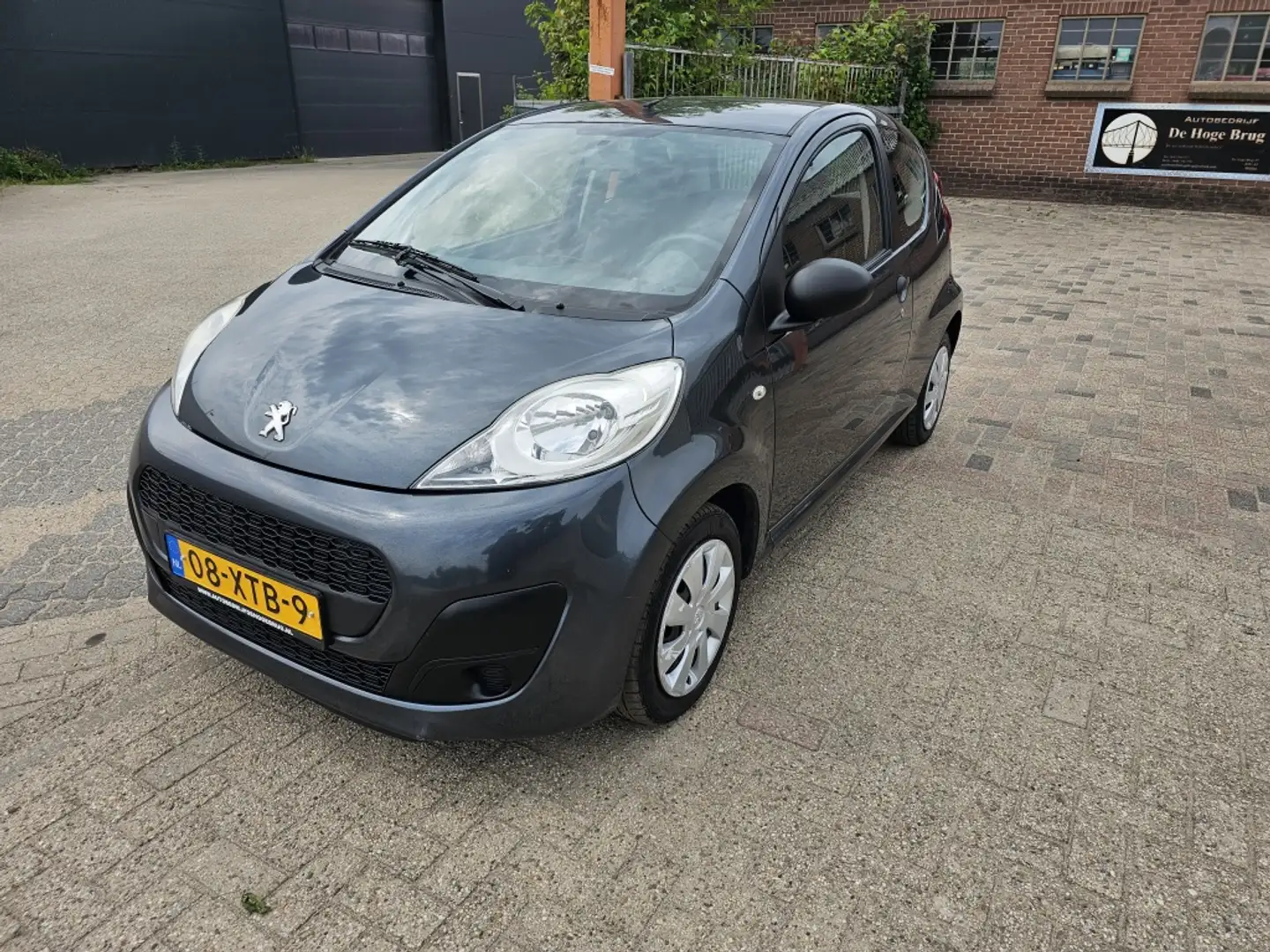 Peugeot 107 1.0 Access Accent,Airco,Apk,Nap Grau - 1