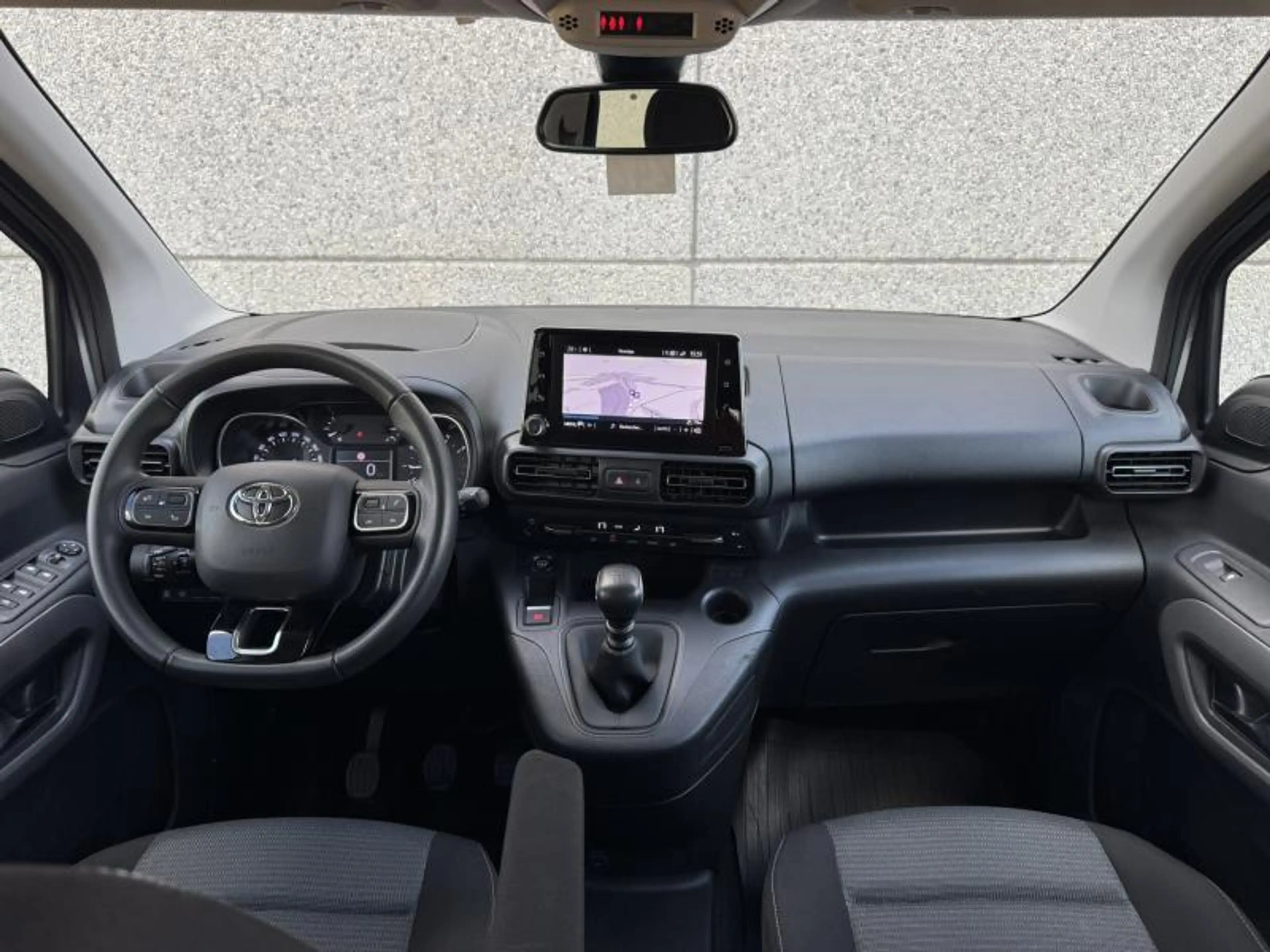 Toyota Verso 1.2 essence M/T MPV 7 places avec Seulement 32835 — photo 15