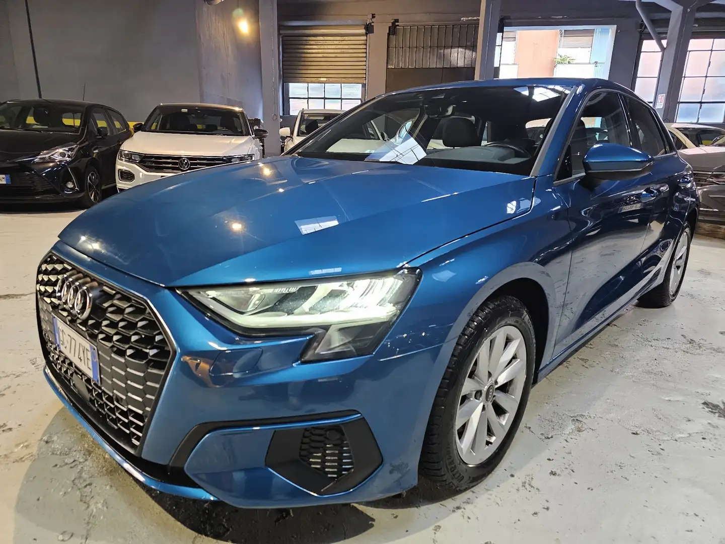 Audi A3 SPORTBACK BUSINESS SPORT 150CV 35 2.0 TDI S-TRONIC Blau - 1