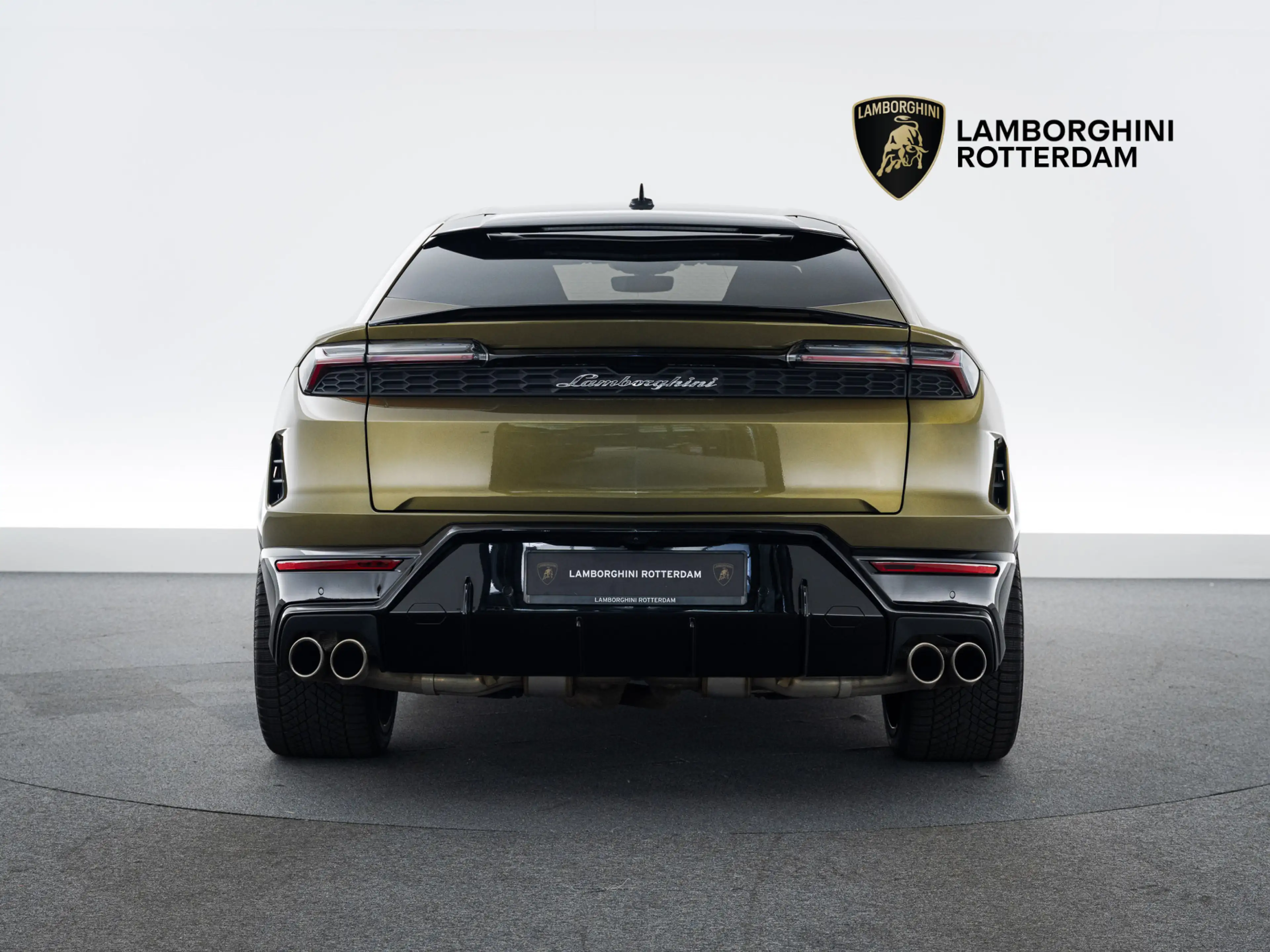 Lamborghini Urus SE | Black painted roof | Verde Gea Lucido — photo 5