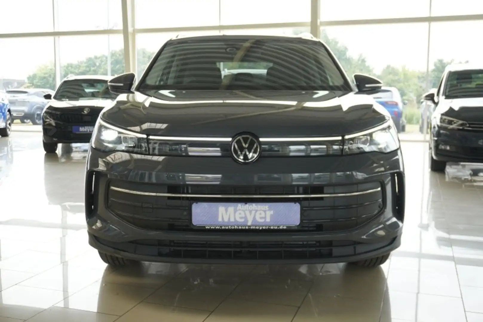 Volkswagen Tiguan 1.5 eTSI 5*J.Gar/aAHK/LED-Plus/el.Klappe/Kamera Сірий - 2