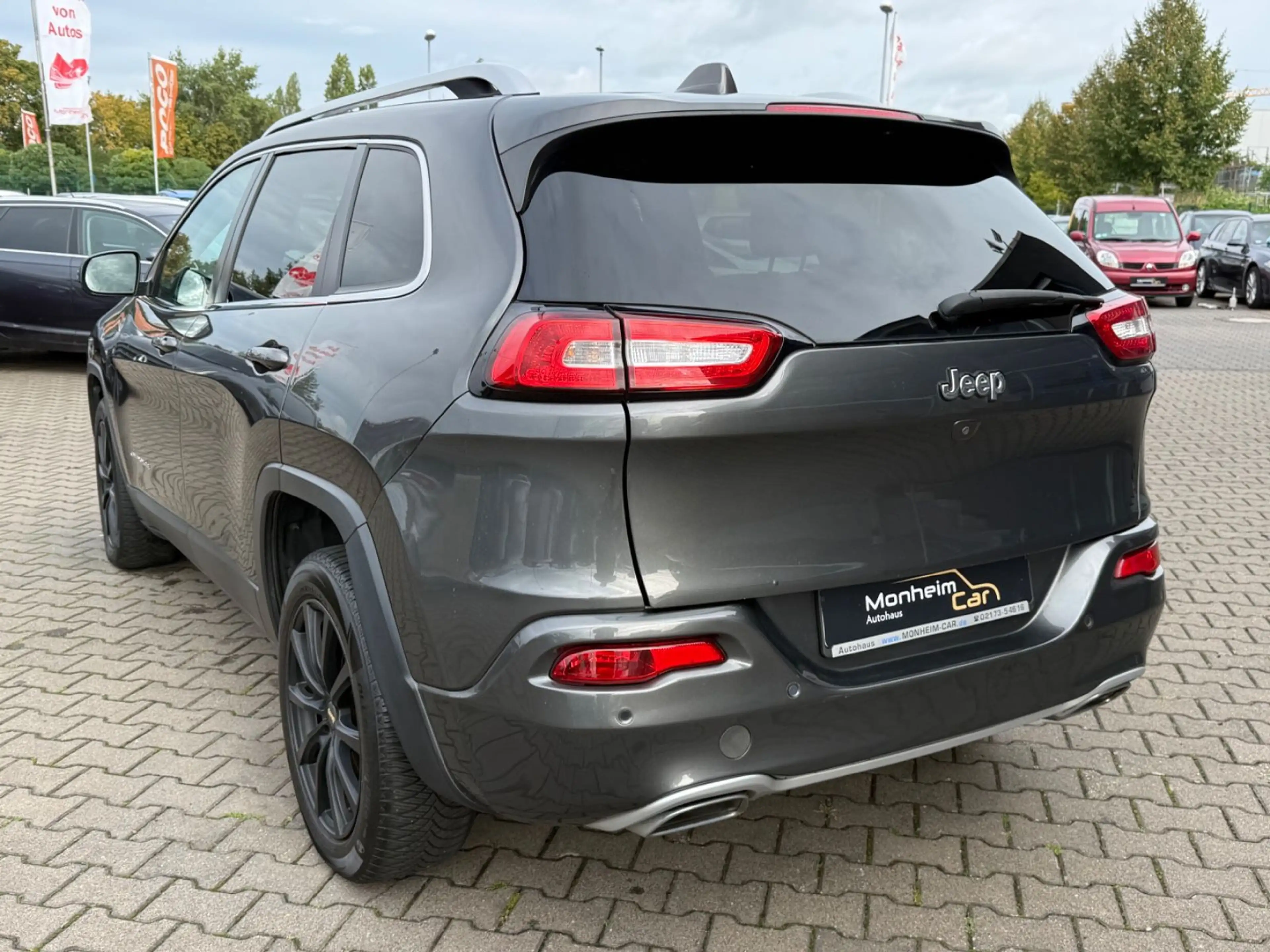 Jeep Cherokee Limited 4WD — photo 4