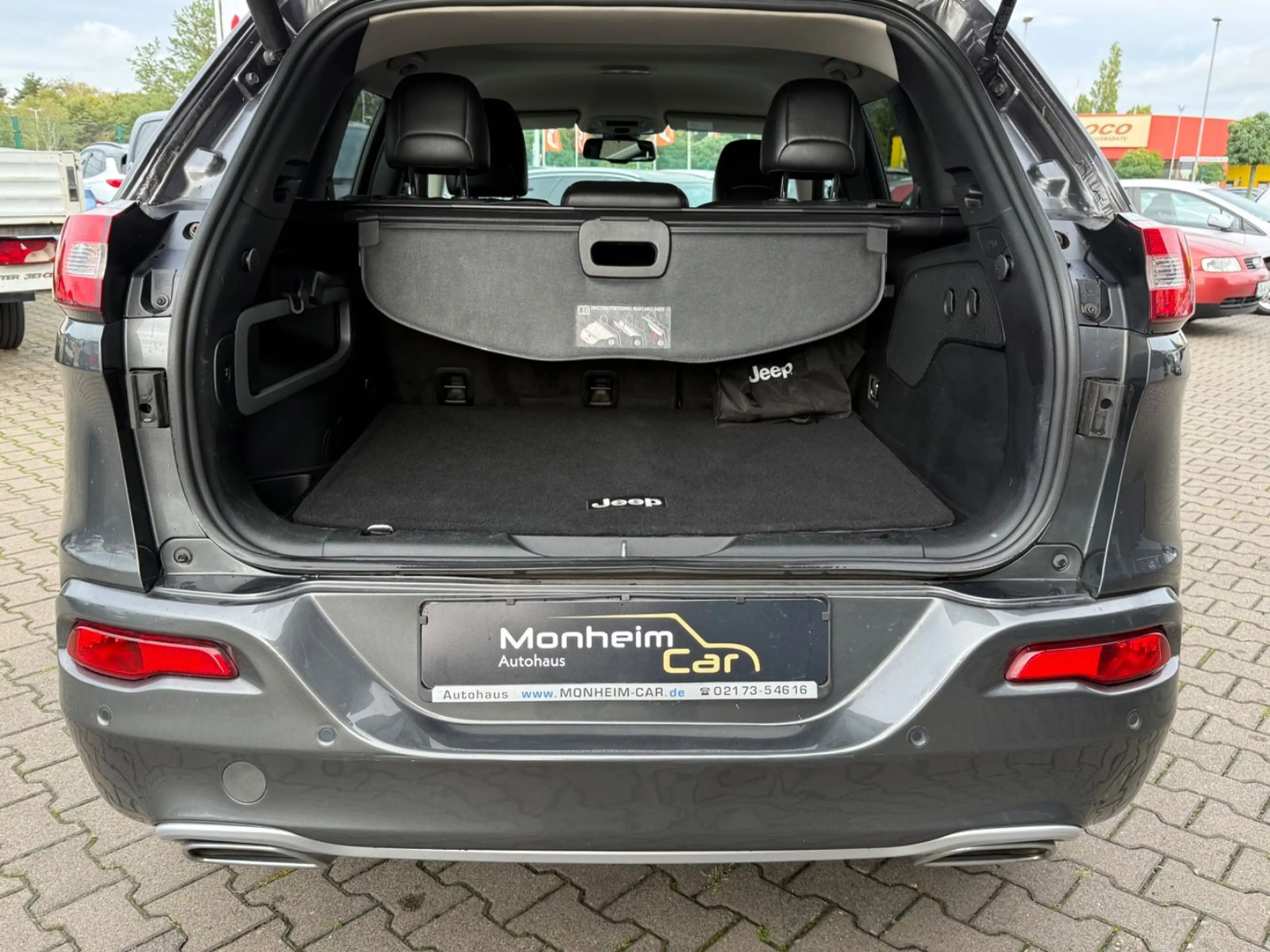 Jeep Cherokee Limited 4WD — photo 7
