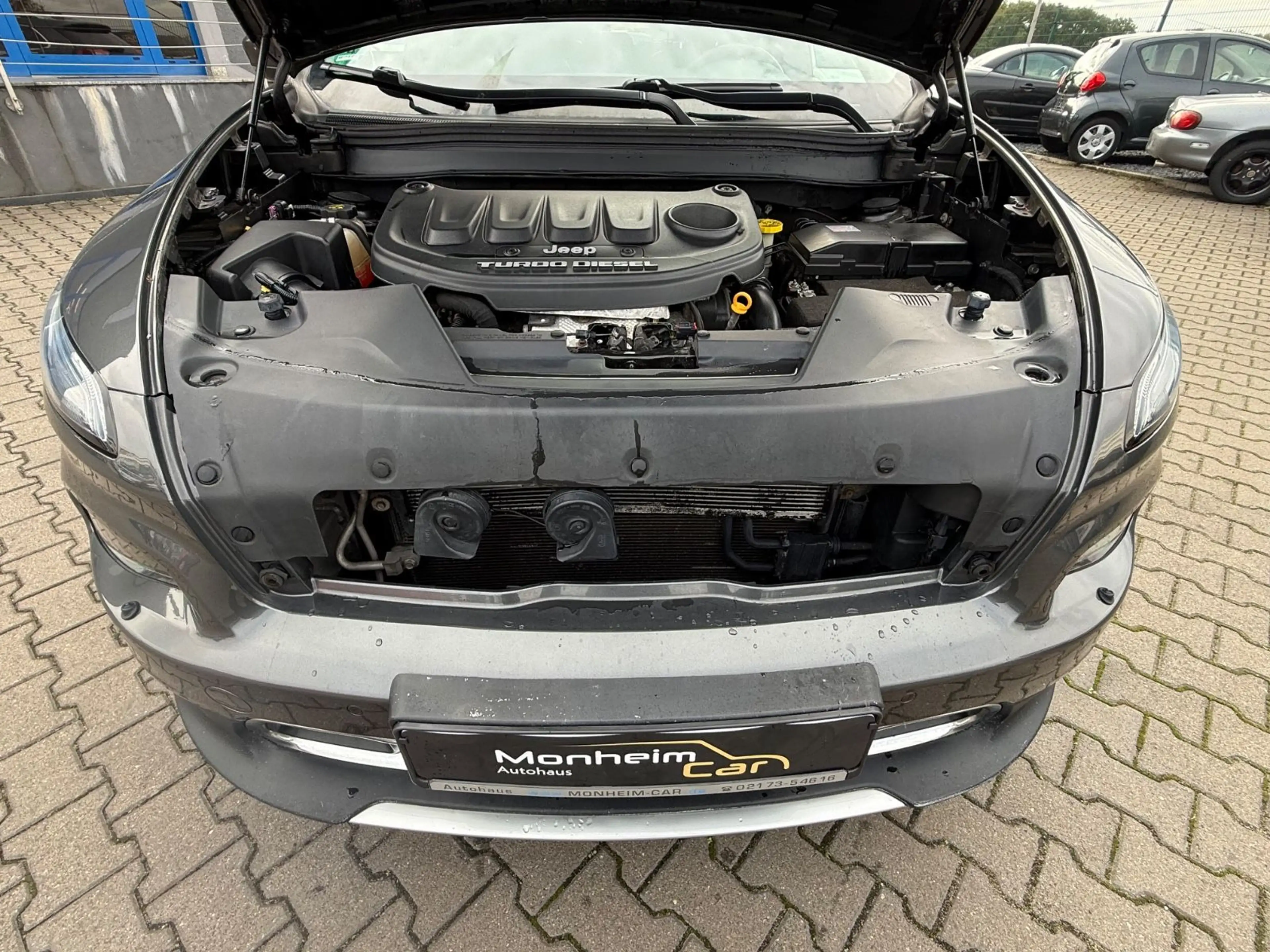 Jeep Cherokee Limited 4WD — photo 8