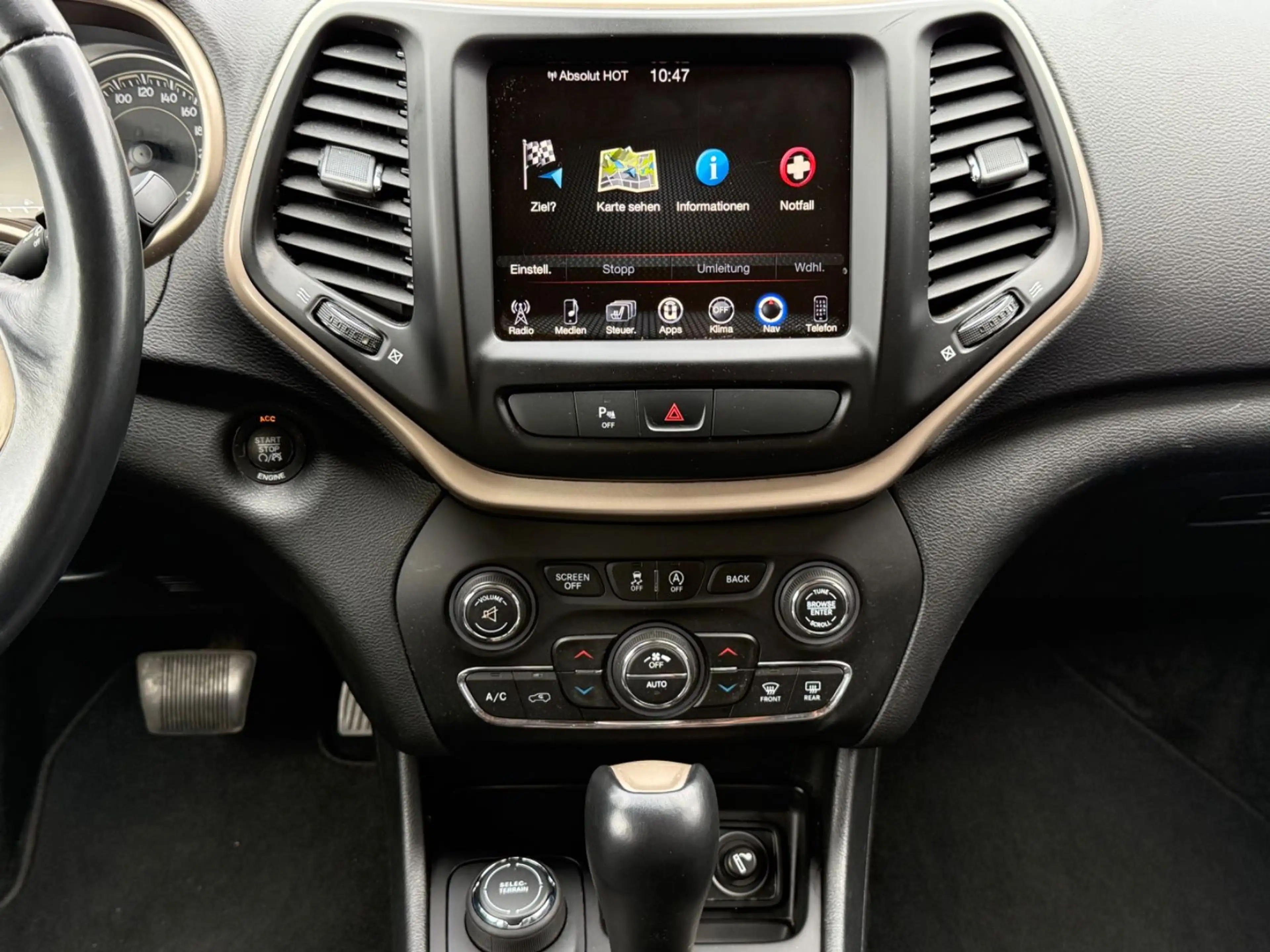 Jeep Cherokee Limited 4WD — photo 13