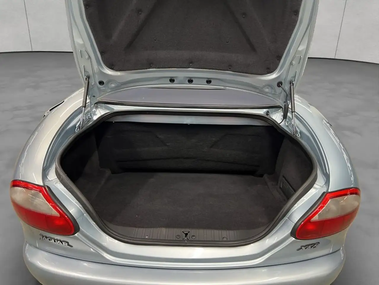 Jaguar XK8 Cabriolet, foto 4