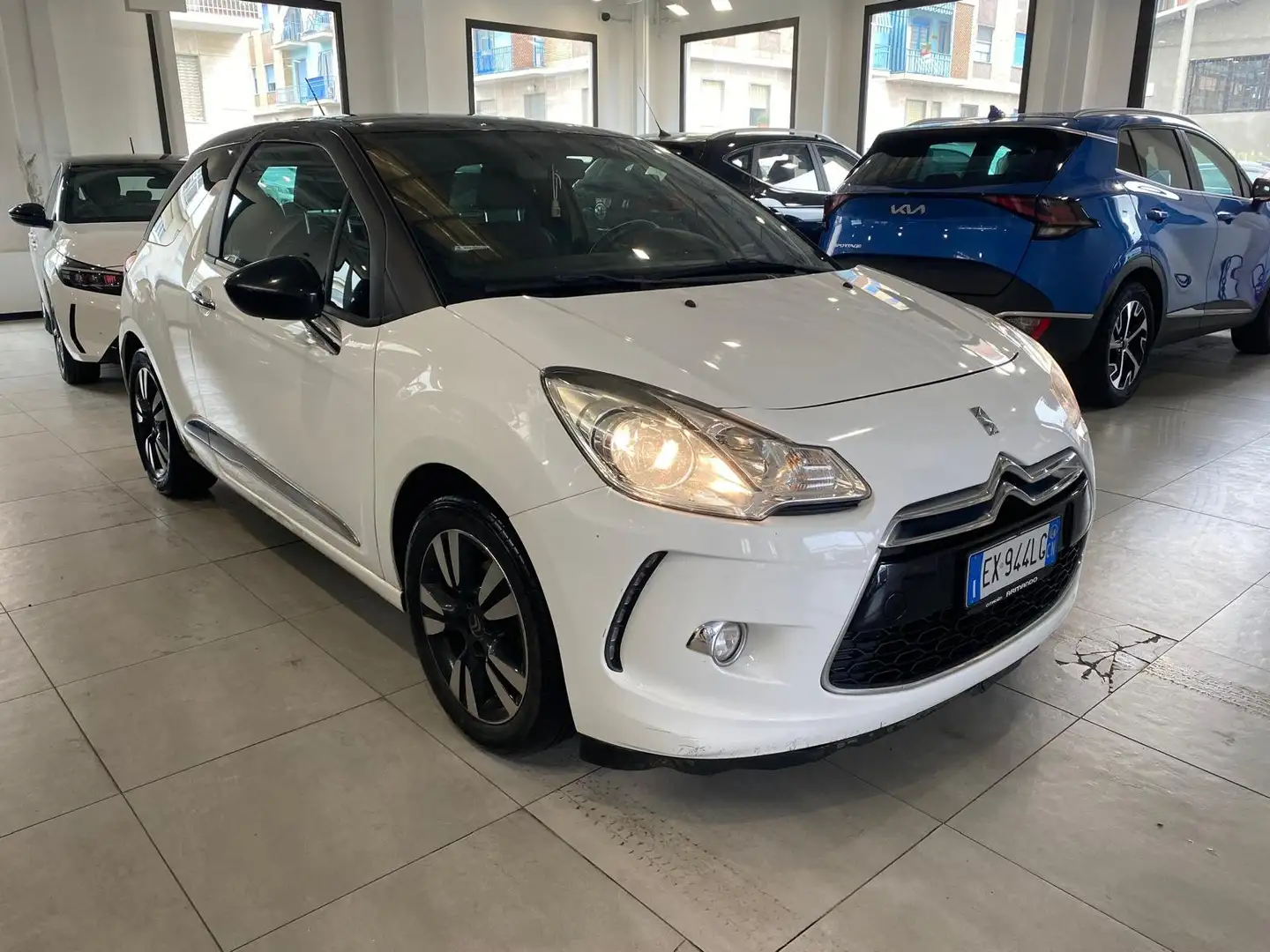 Citroen DS3 1.2 puretech So Chic 82cv pronta consegna Bianco - 2