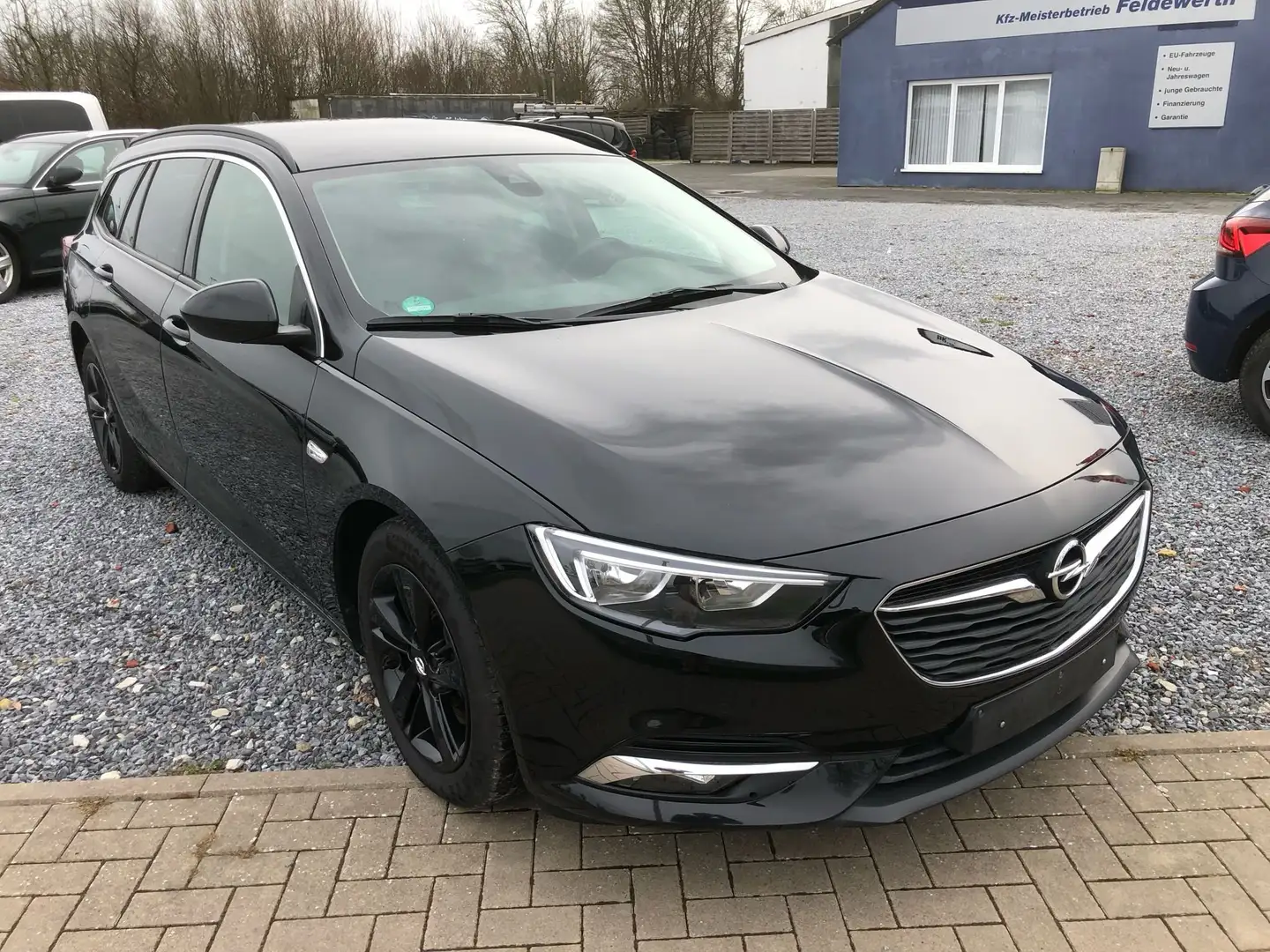 Opel Insignia Edition Schwarz - 1