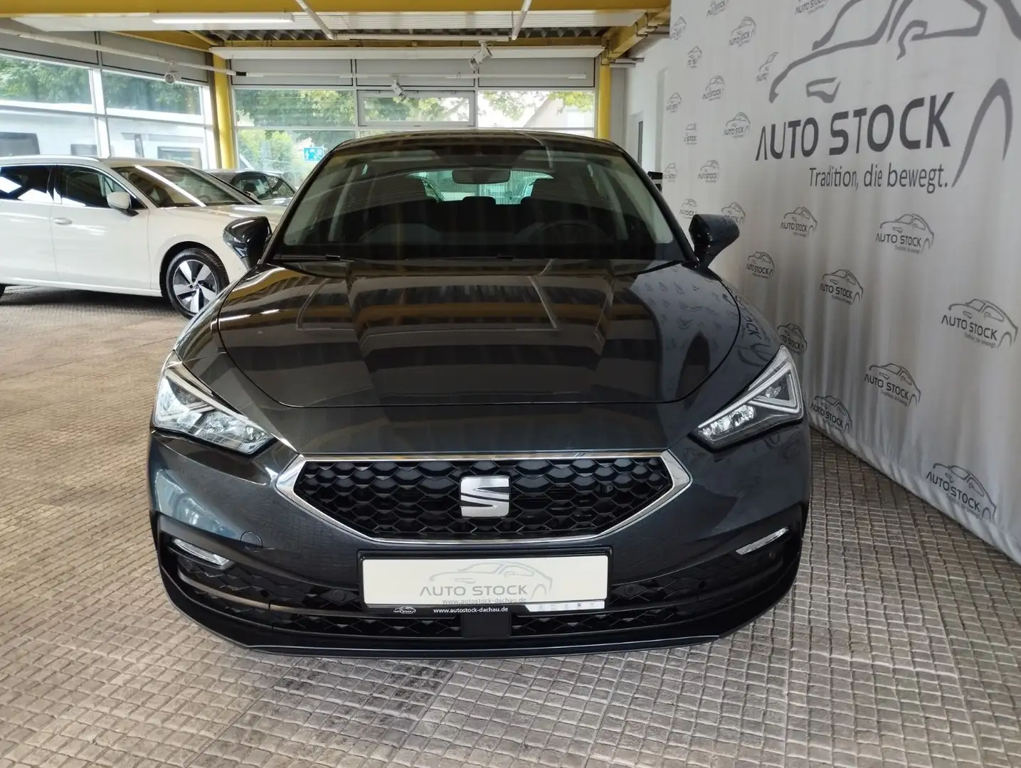 SEAT Leon 1.5 TSI Style Navi LED PDC Sitzheizung ACC Grau - 2