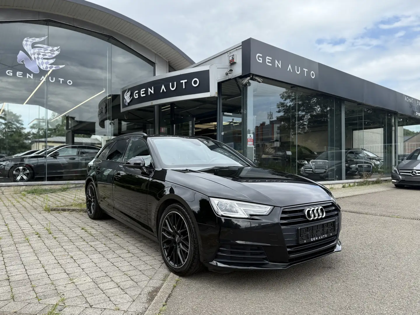 Audi A4 Avant 2.0TDi Sport Xenon Led Ambiance Full Black Siyah - 1