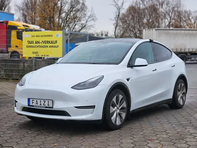 Tesla Model Y Long Range Dual AWD