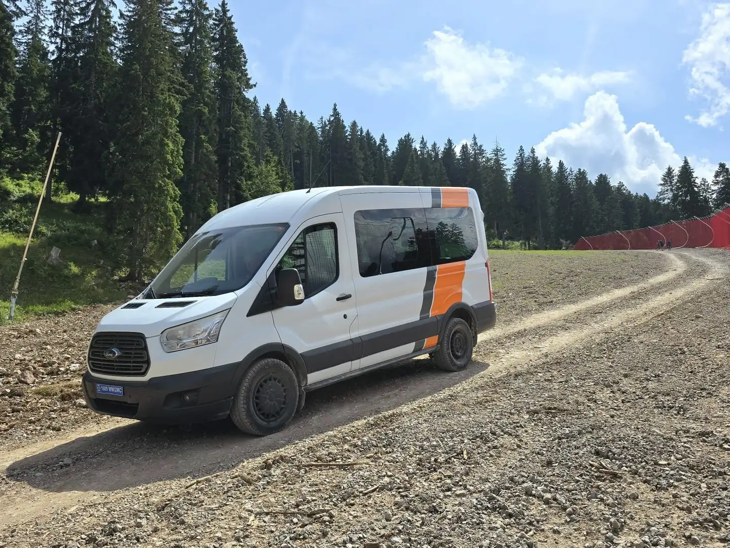 Ford Transit 4x4 2.3L anno 2015 9 posti Bianco - 2