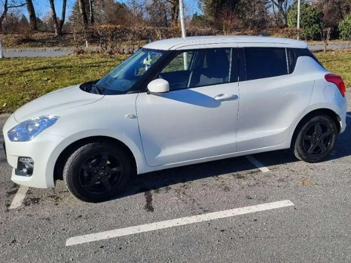 Suzuki Swift Swift 1,2 Hybrid DualJet Clear Clear Weiß - 1