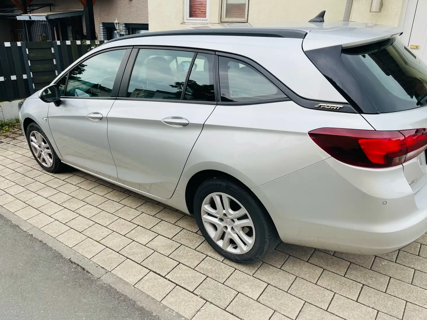 Opel Astra 1.9 CDTI DPF Sport Silber - 1