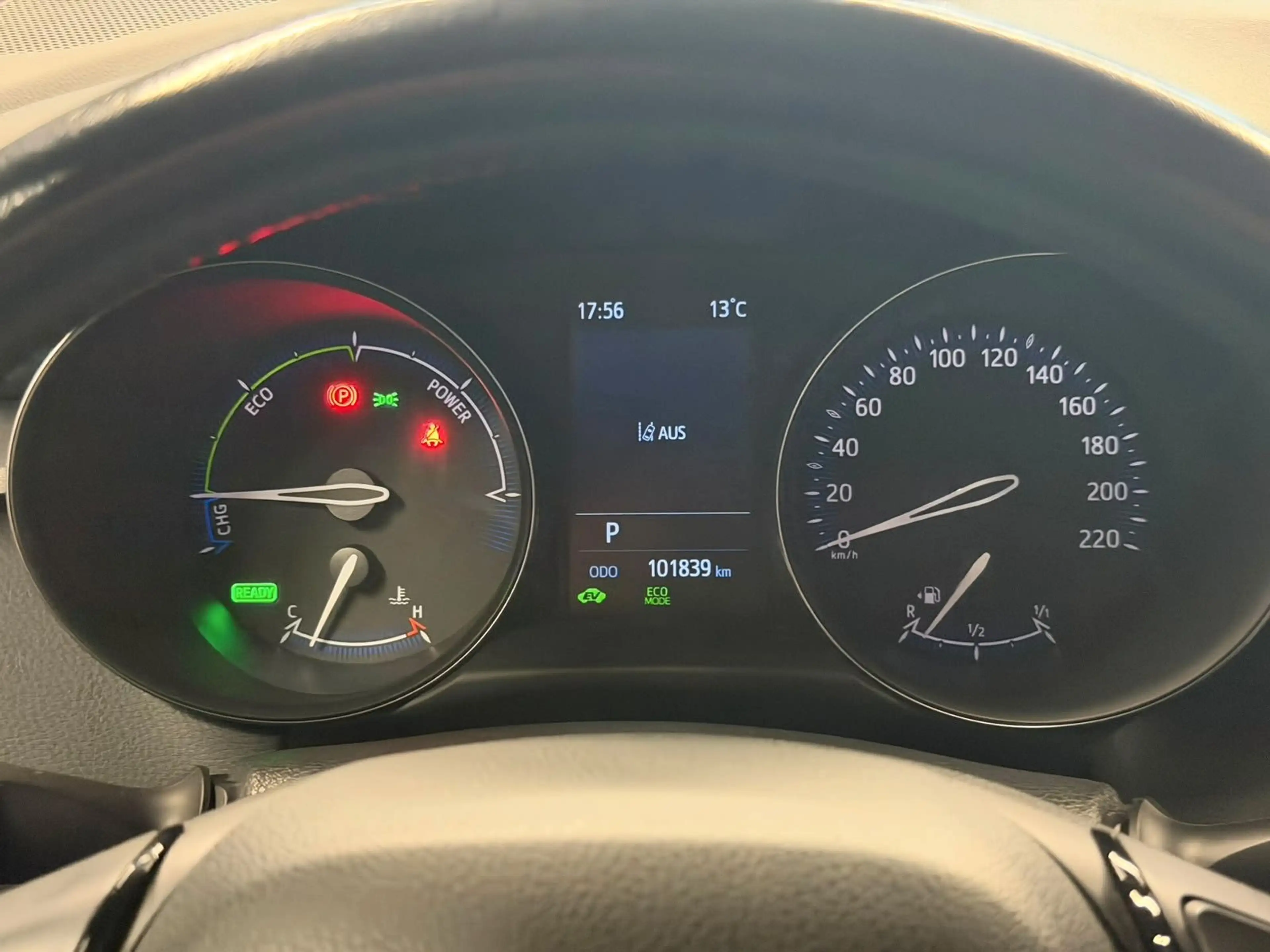 Toyota C-HR Hybrid Active 1.8 L 4 Cylinder CVT — photo 13
