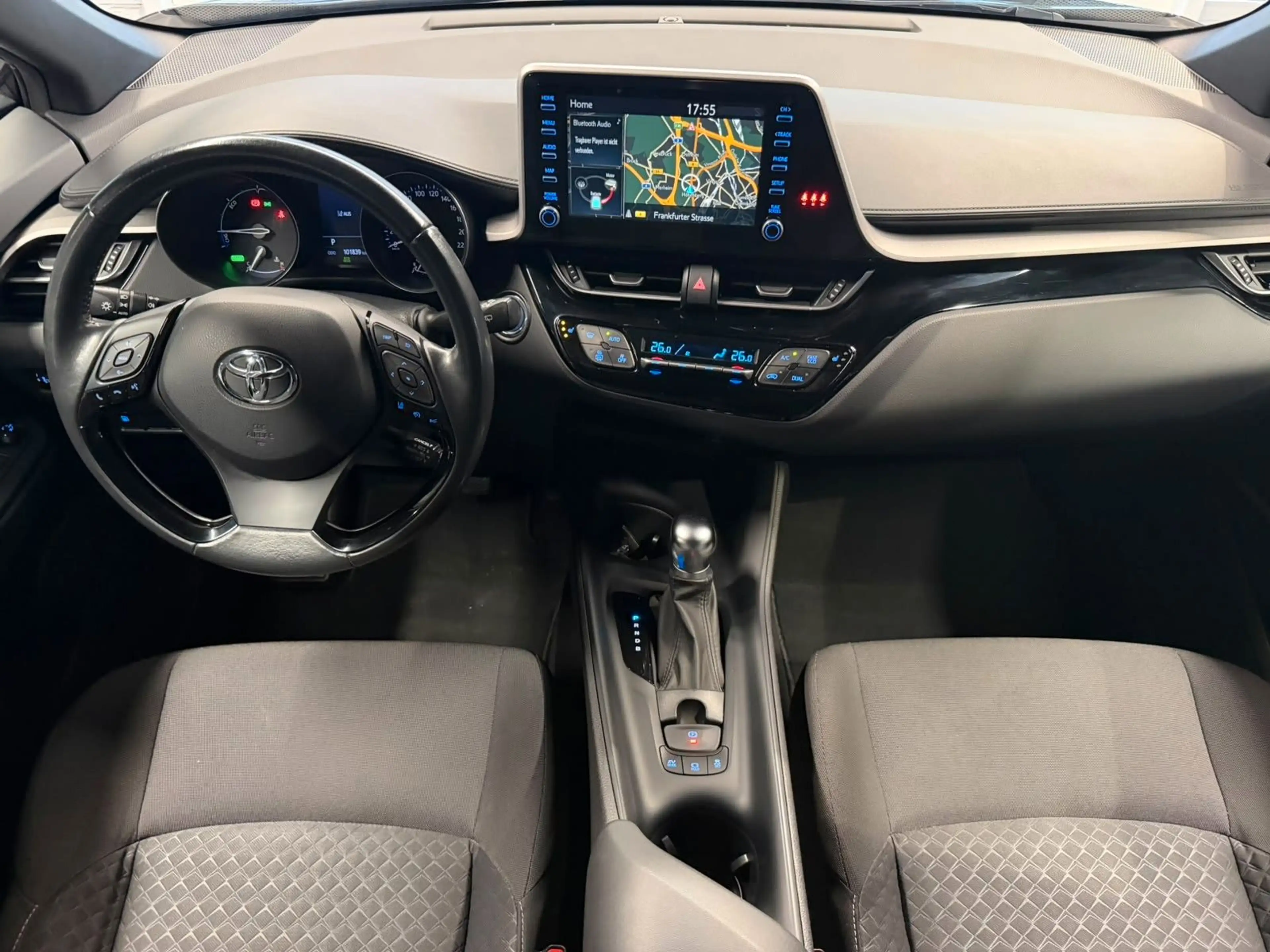 Toyota C-HR Hybrid Active 1.8 L 4 Cylinder CVT — photo 9