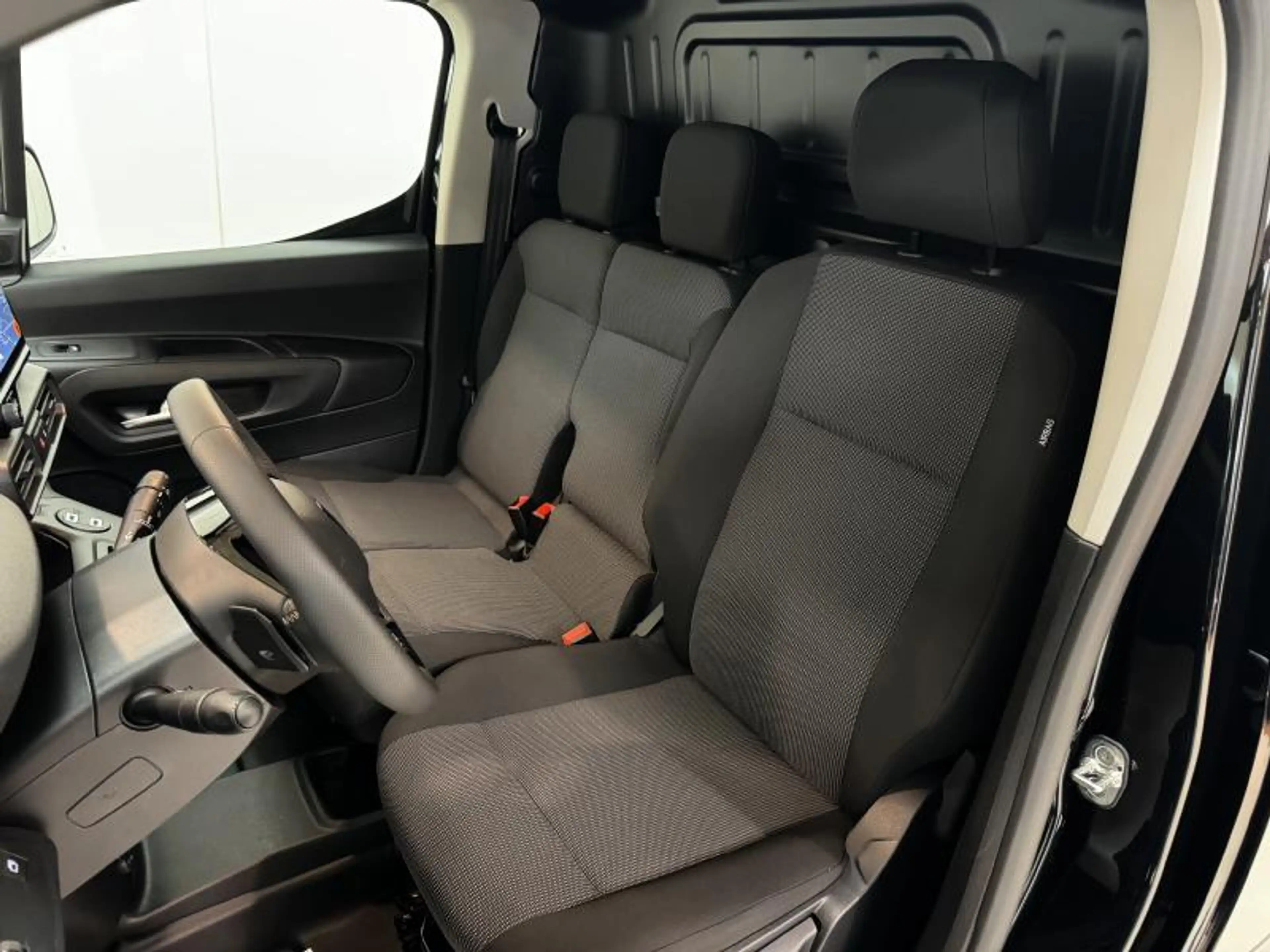 Peugeot Partner XL 1.5Blue-HDi EAT8 130 Heavy S&S Premium *** FULL — photo 22