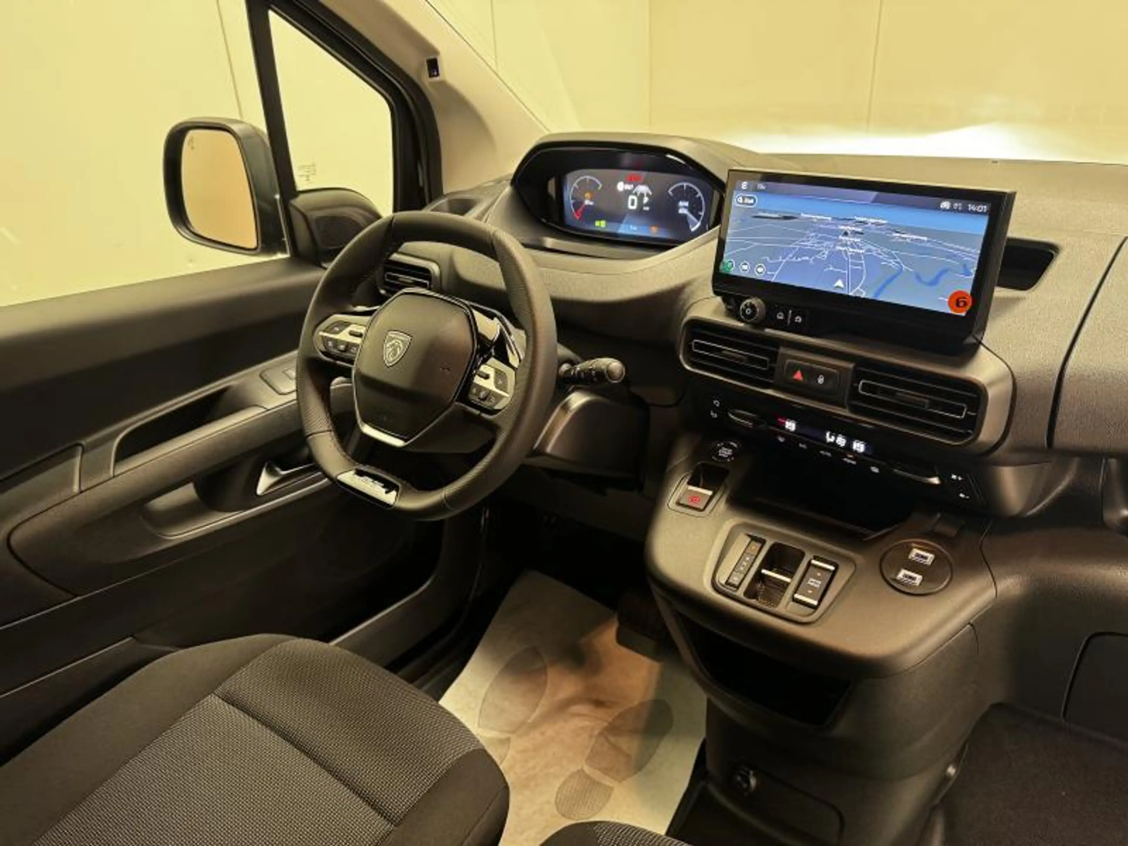Peugeot Partner XL 1.5Blue-HDi EAT8 130 Heavy S&S Premium *** FULL — photo 14
