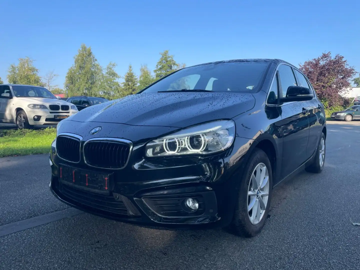 BMW 220 Baureihe 2 Active Tourer 220 i Advantage Schwarz - 1