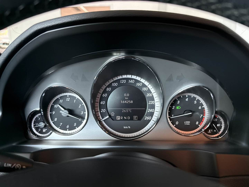 Mercedes-Benz E 200 E 200 CGI BlueEfficiency *Avantgarde-Leder-Navi-Xenon* — photo 14