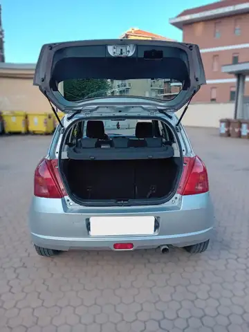 Suzuki Swift view 7