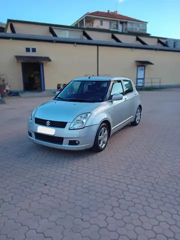 Suzuki Swift view 3