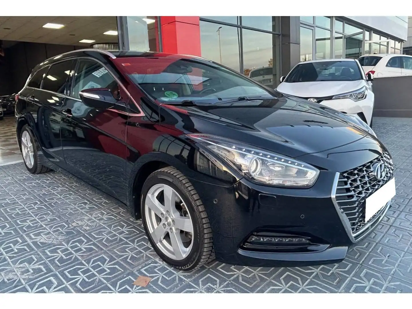 Hyundai i40 CW 1.6CRDI Tecno DT 136 Noir - 1