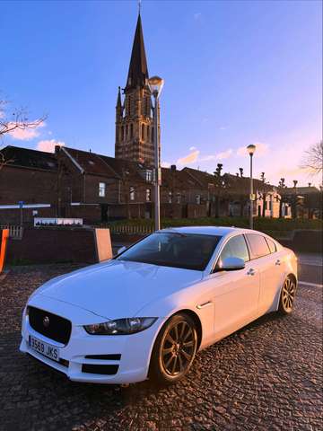 Imagine Jaguar XE 2.0 Diesel Prestige Aut. 180