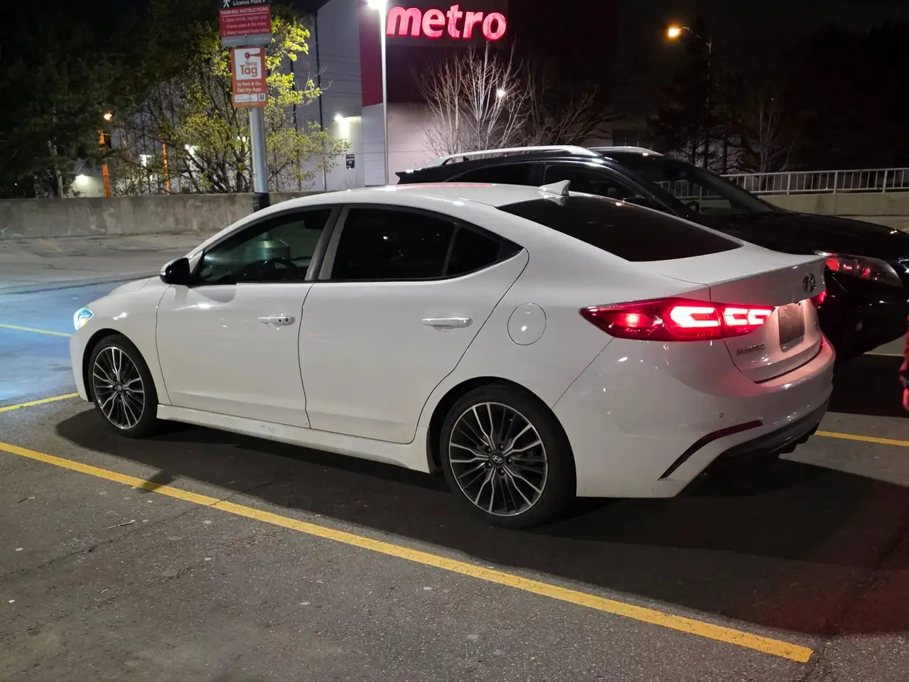 Hyundai ELANTRA снимка Hyundai ELANTRA