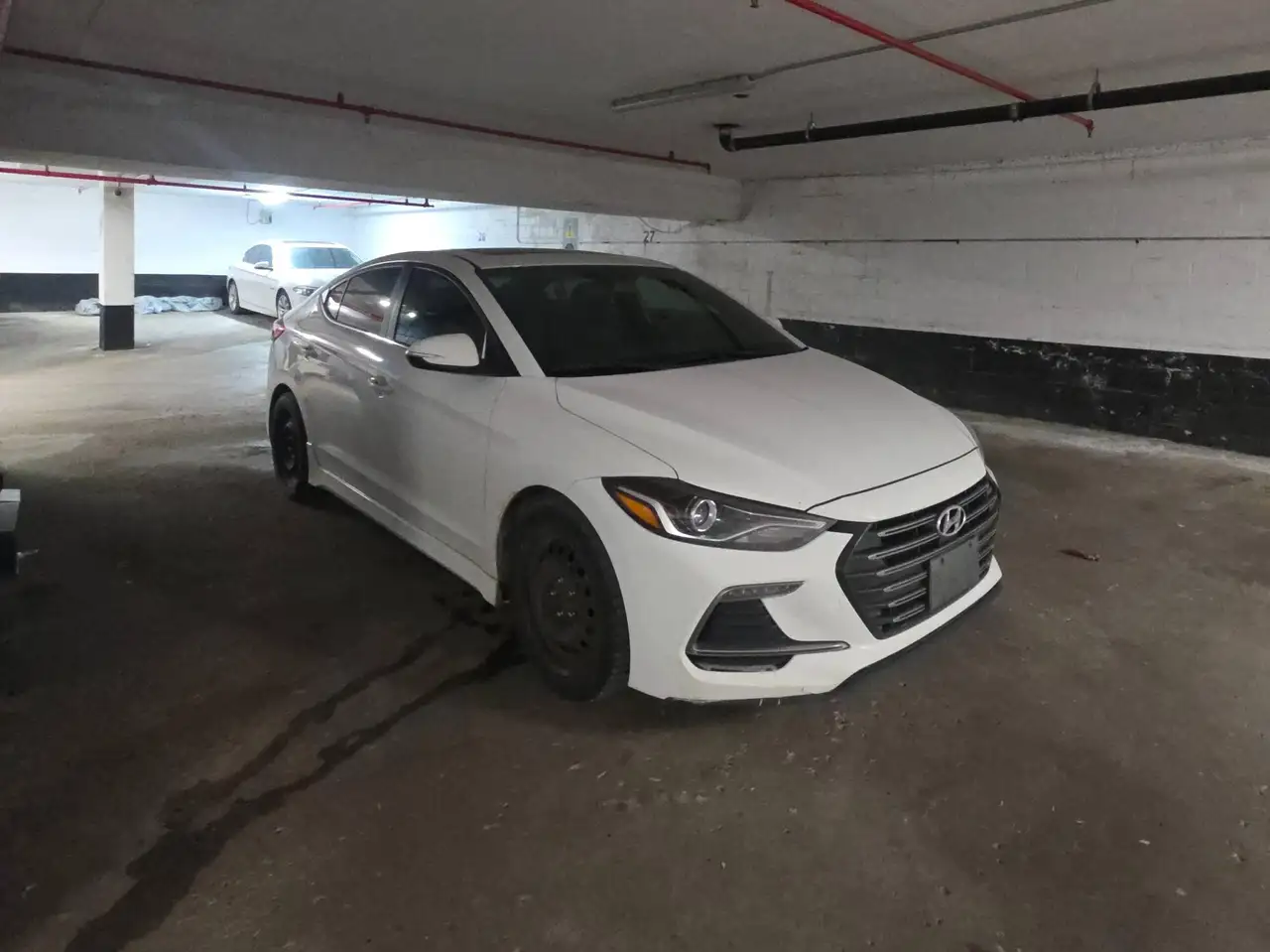Hyundai ELANTRA снимка Hyundai ELANTRA