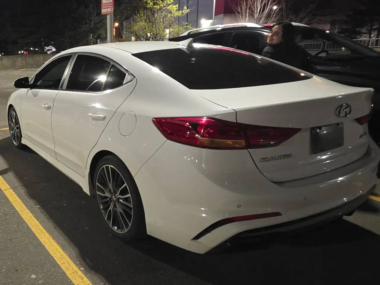 Hyundai ELANTRA снимка Hyundai ELANTRA